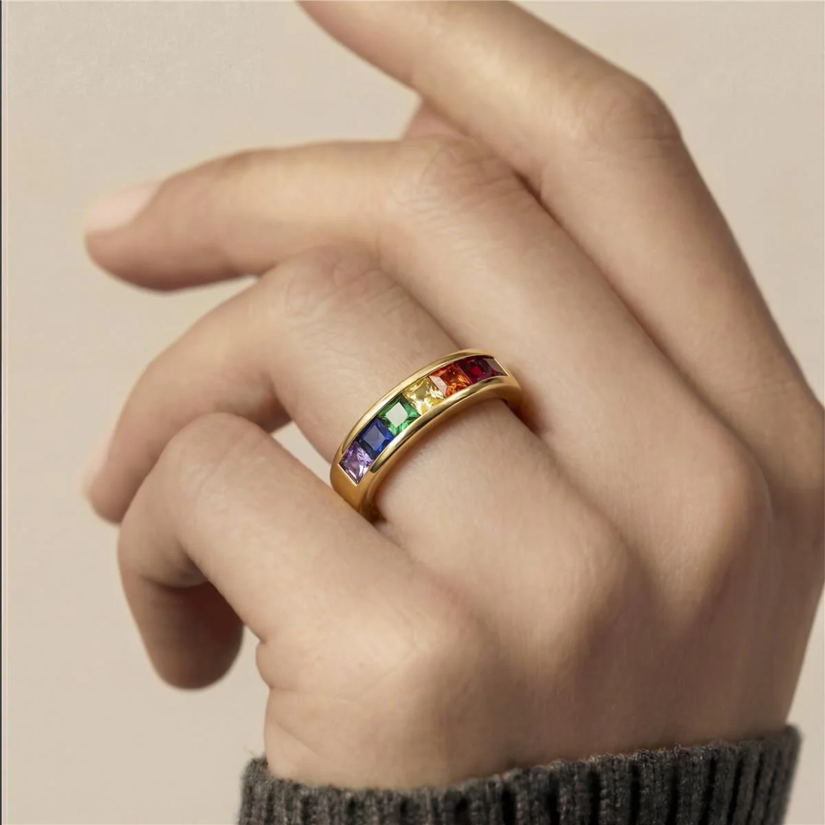 Anillo de Circonita Multicolor acabado en oro amarillo de 18k - Kasee - Image 2