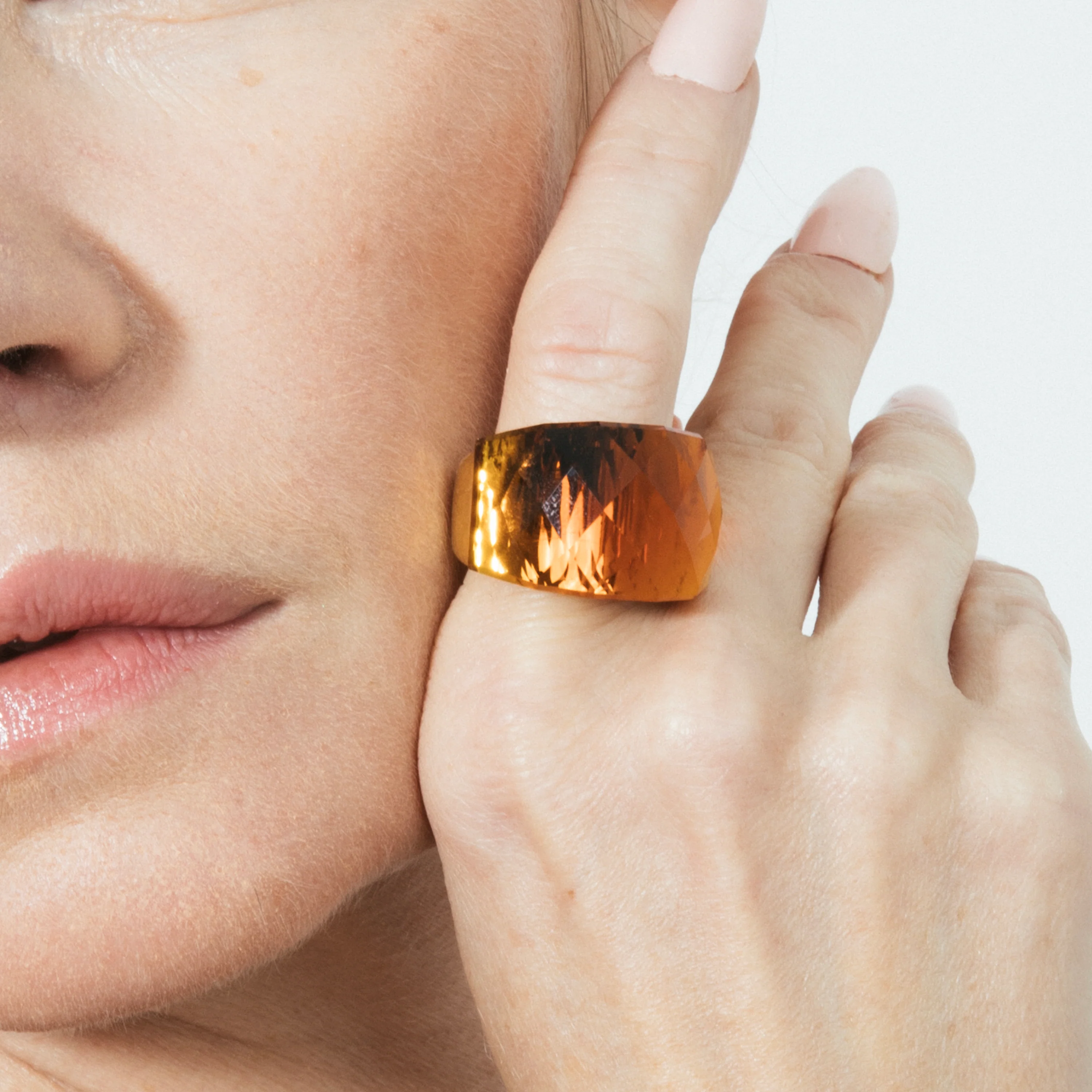 Anillo de Cuarzo Hidrotermal Naranja acabado en oro amarillo de 18k - Fadino - Image 4