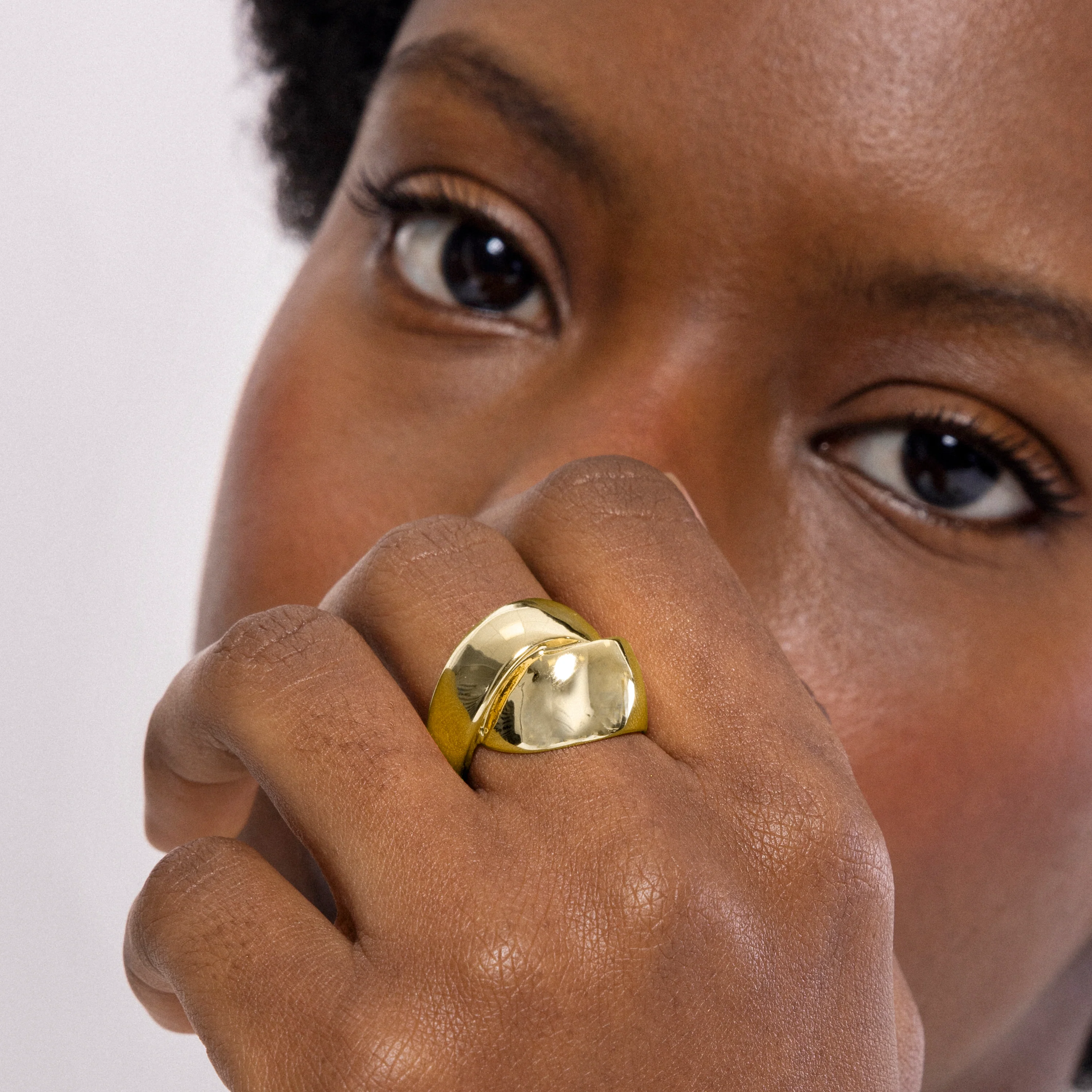 Anillo acabado en oro amarillo 18K - Idril - Image 3