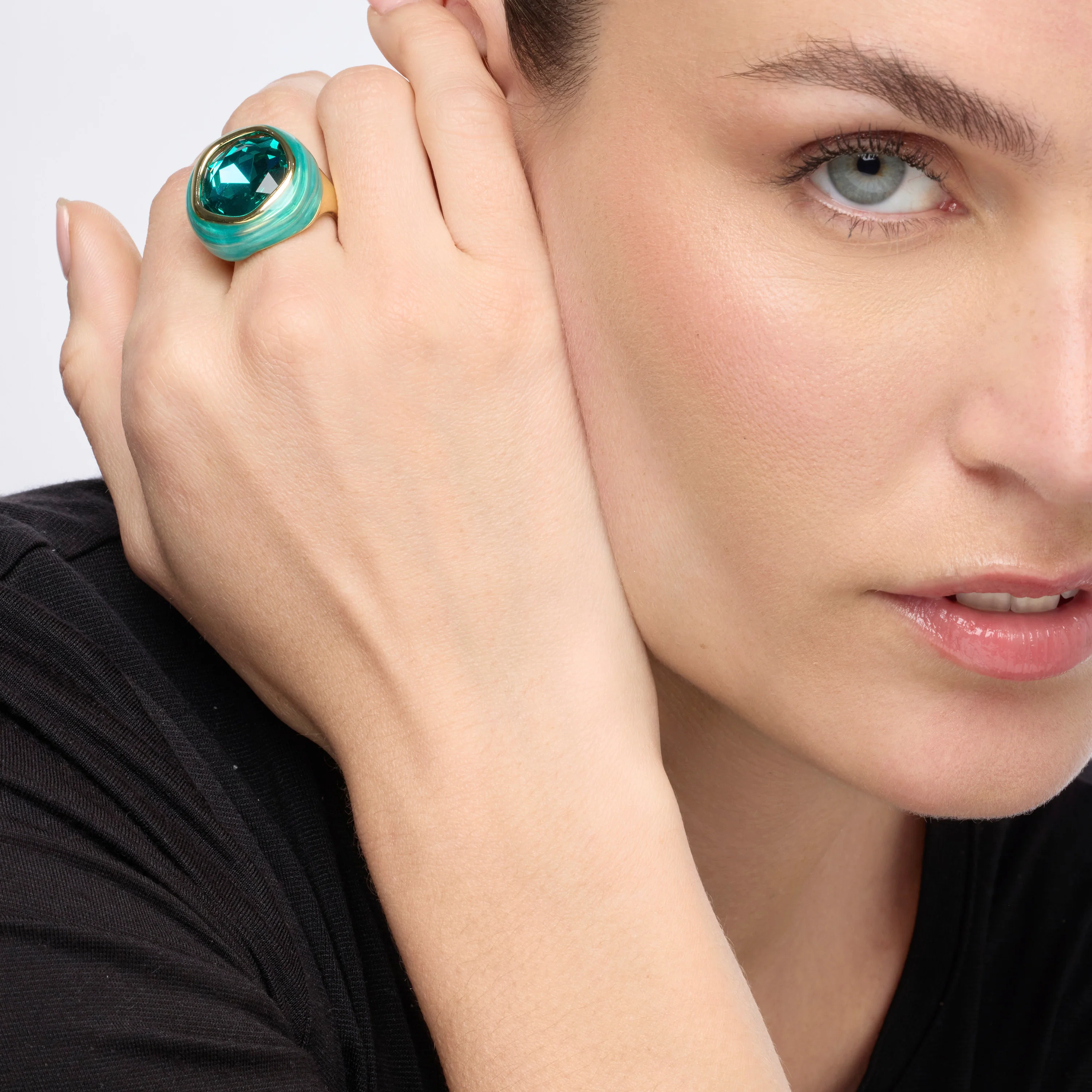 Anillo acabado oro amarillo de 18k y Cuarzo Hidrotermal Verde Paraiba - Mantis - Image 4