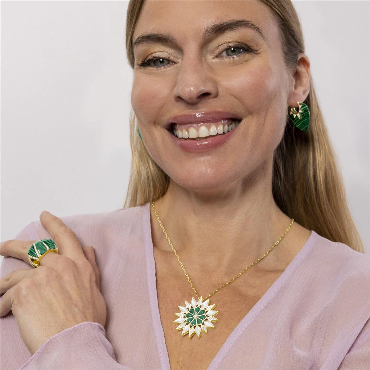Anillo Zarla Plata de Ley 925 - Zarla VERDE - Image 3