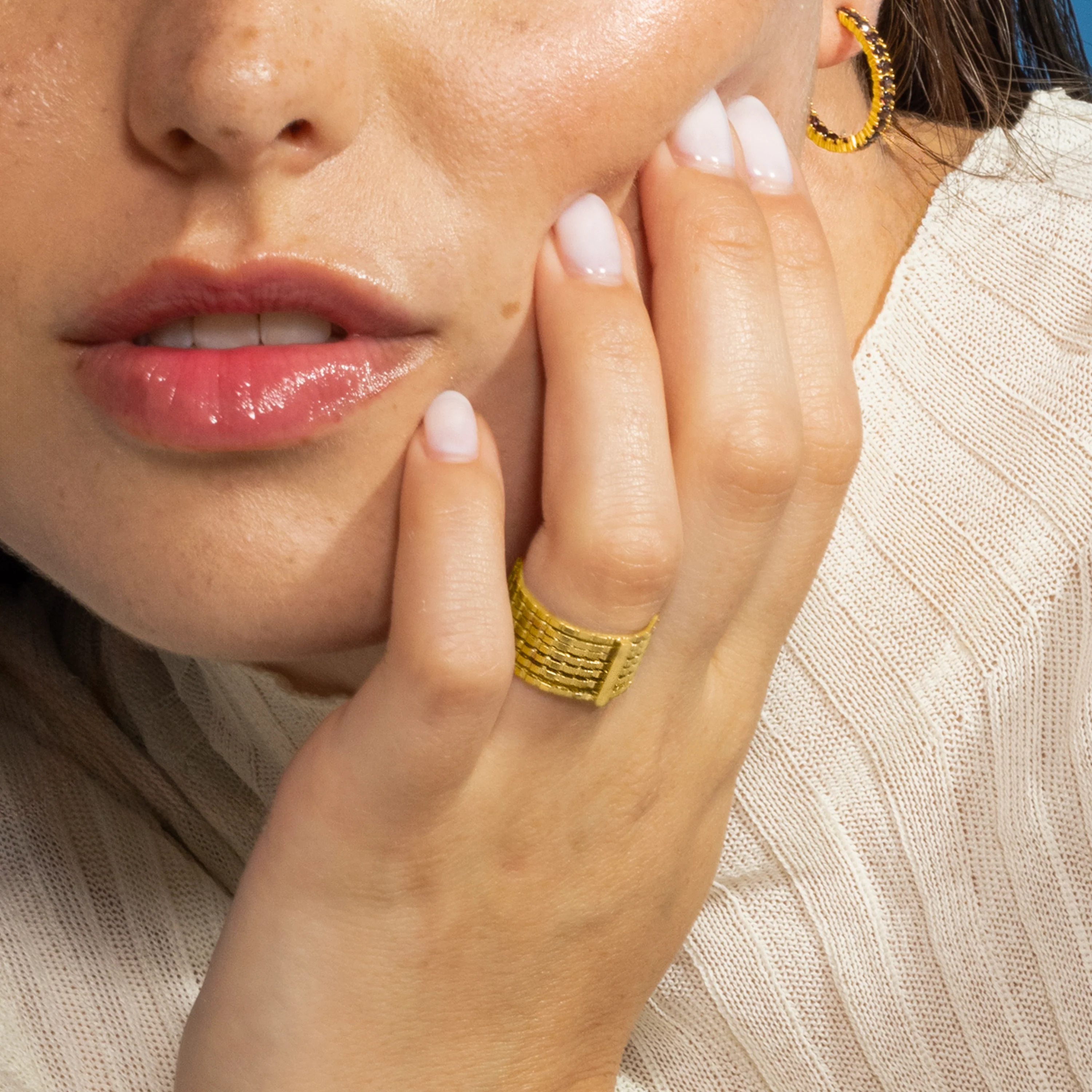 Anillo acabado en oro amarillo de 18K - Sayri - Image 3
