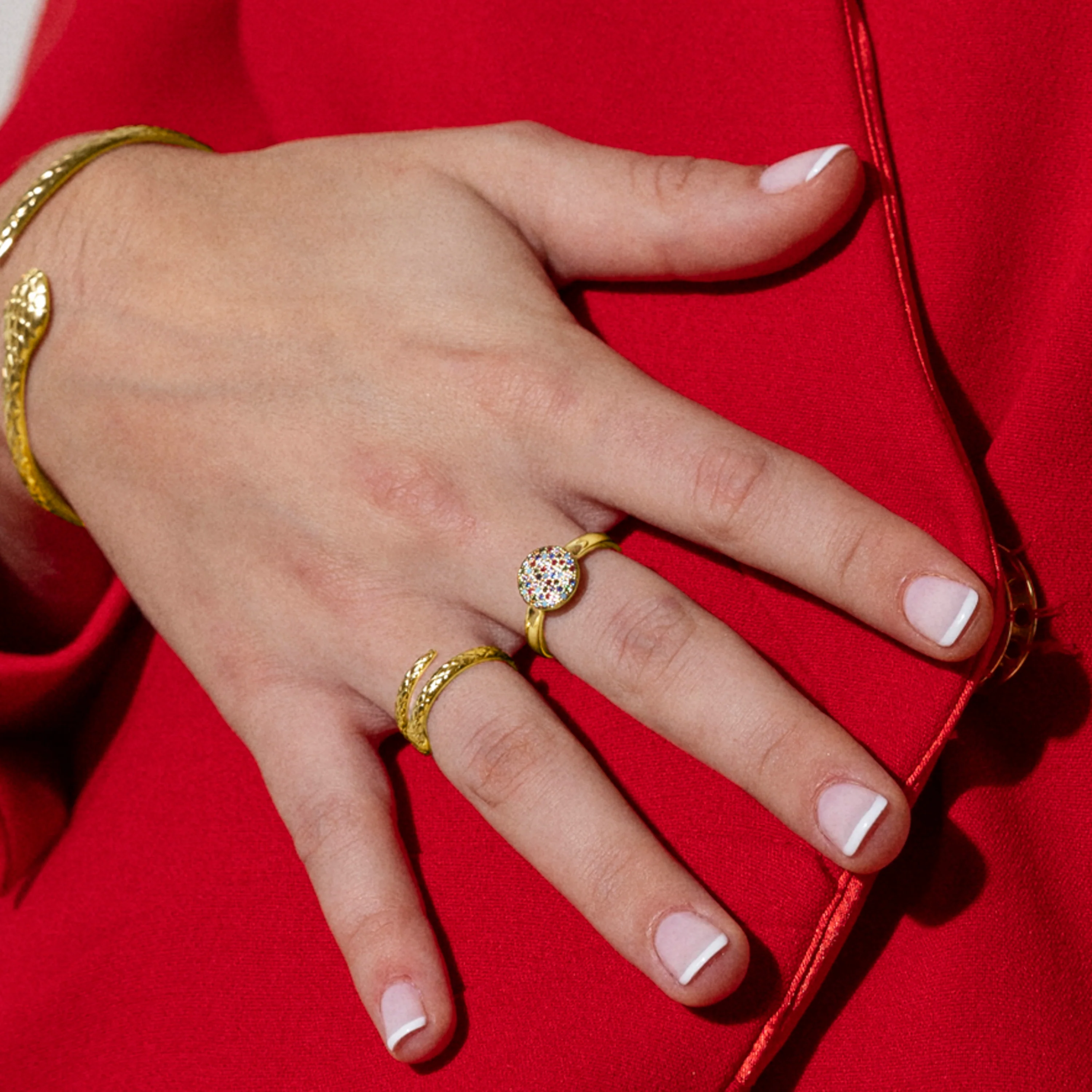 Anillo con Circonita Multicolor acabado en oro amarillo de 18K - Cuix - Image 3