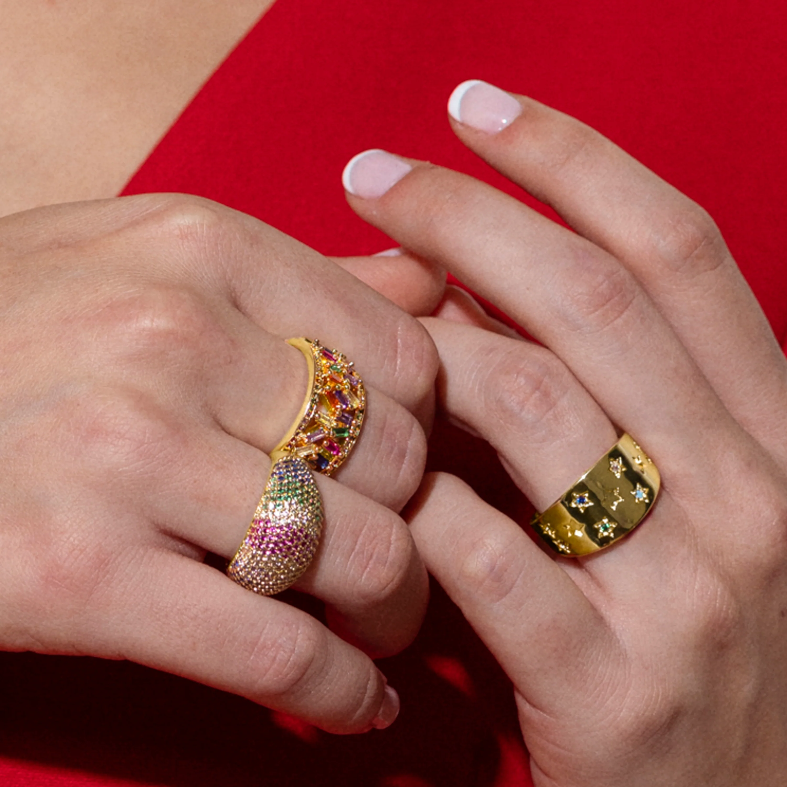 Anillo con Circonita Multicolor acabado en oro amarillo de 18K - Ikahi - Image 3