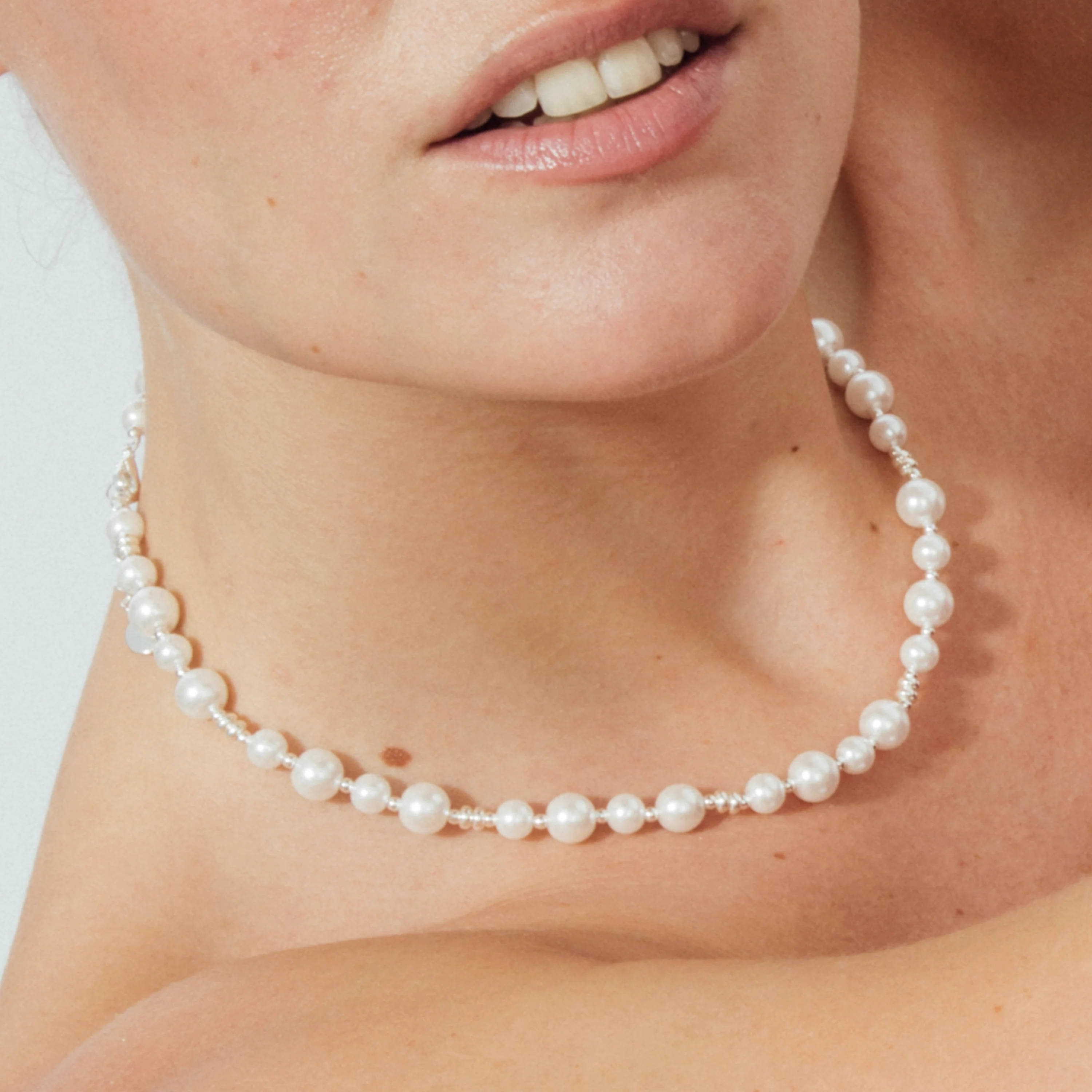 Collar de Perla Blanca acabado en rodio - Akio - Image 4