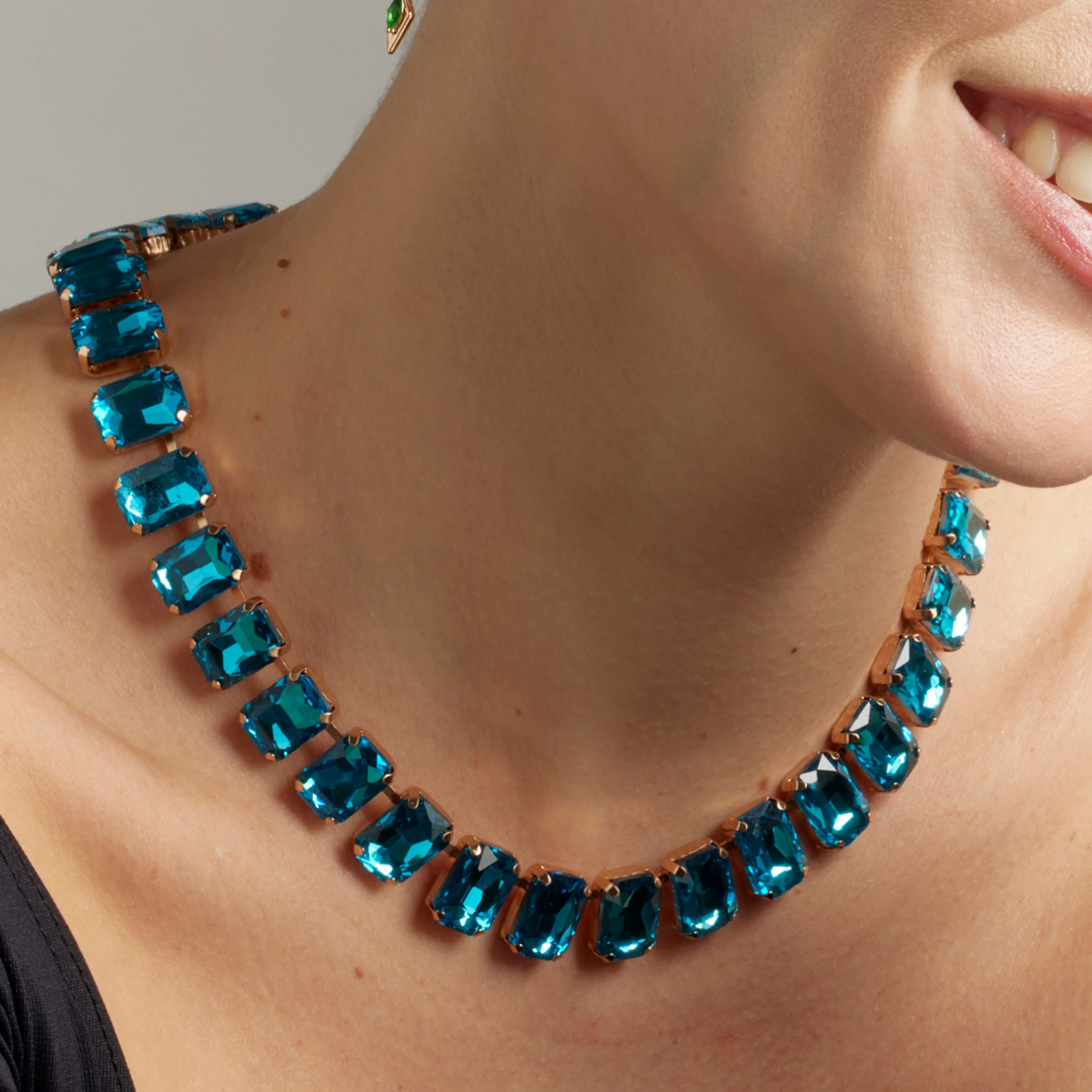 Collar de Cristal Azul acabado en oro amarillo 18K - Ankek - Image 3