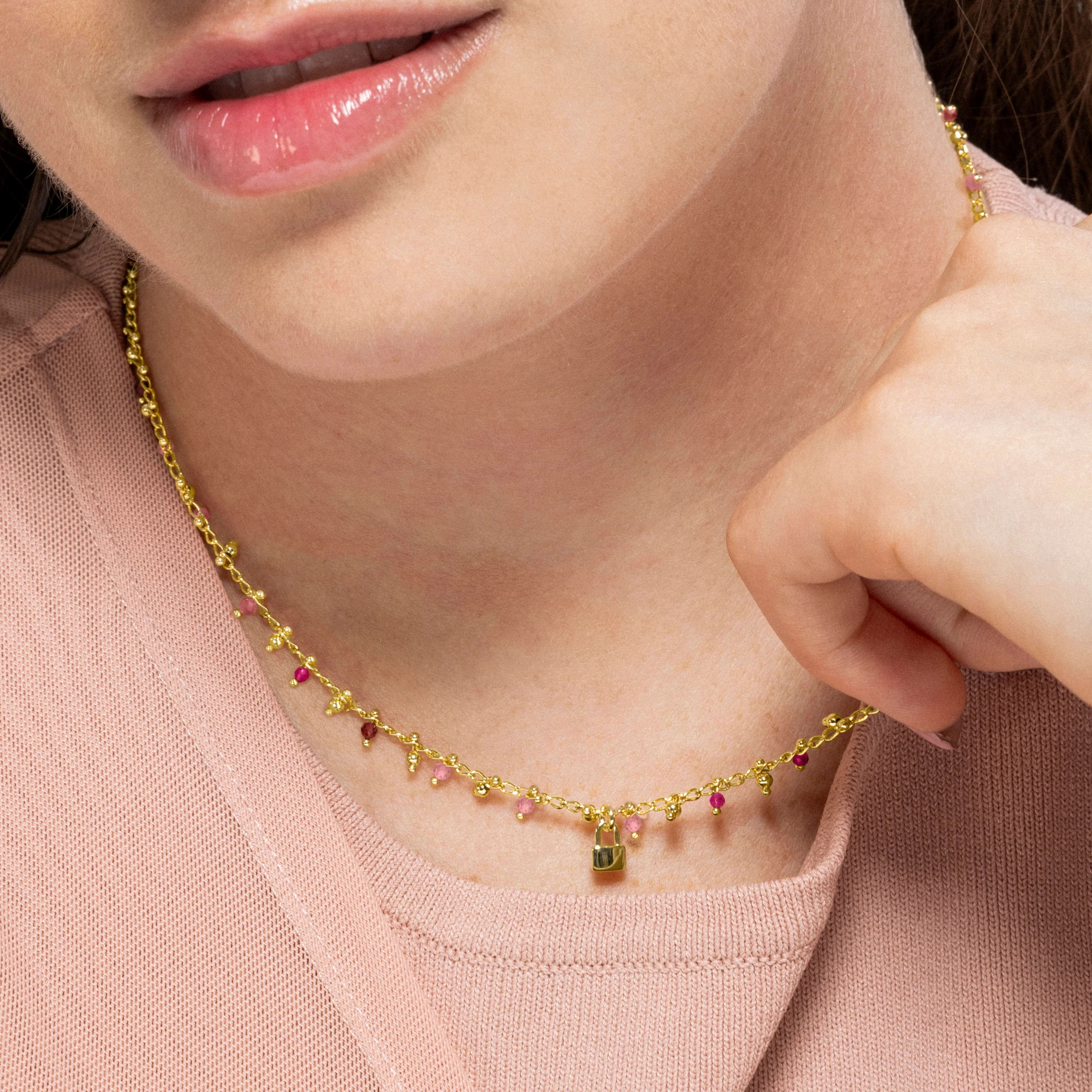 Collar de Plata de Ley 925 y Cristal Rosa acabado en oro amarillo de 18k - Candado - Image 3