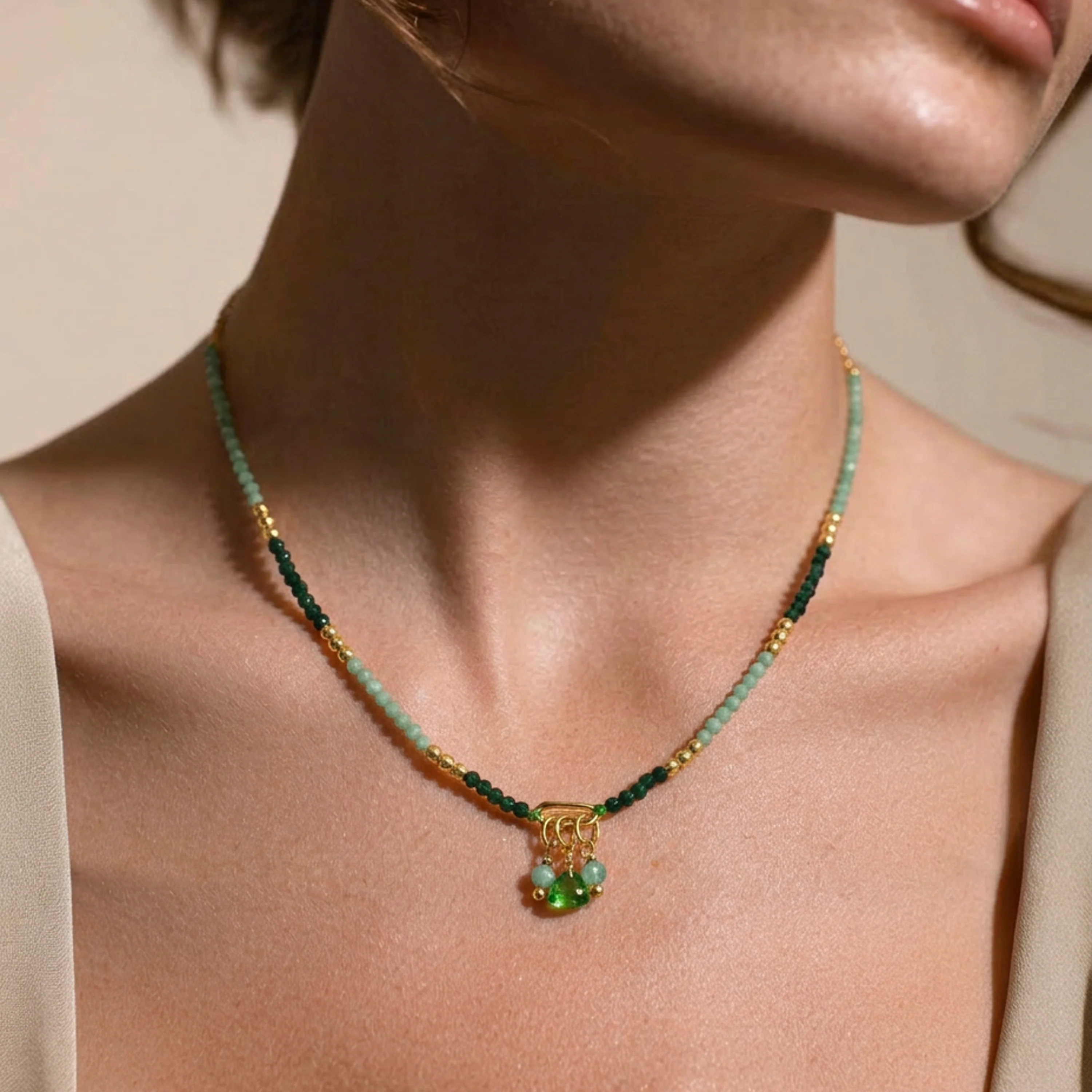 Collar de Cristal Verde acabado en oro amarillo de 18k - Ilkan - Image 4