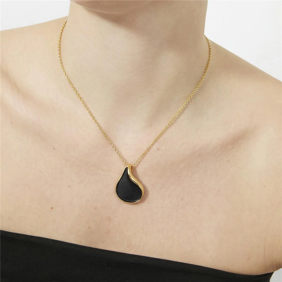 Collar de Lacado Negro acabado en oro amarillo de 18k - Overci - Image 6