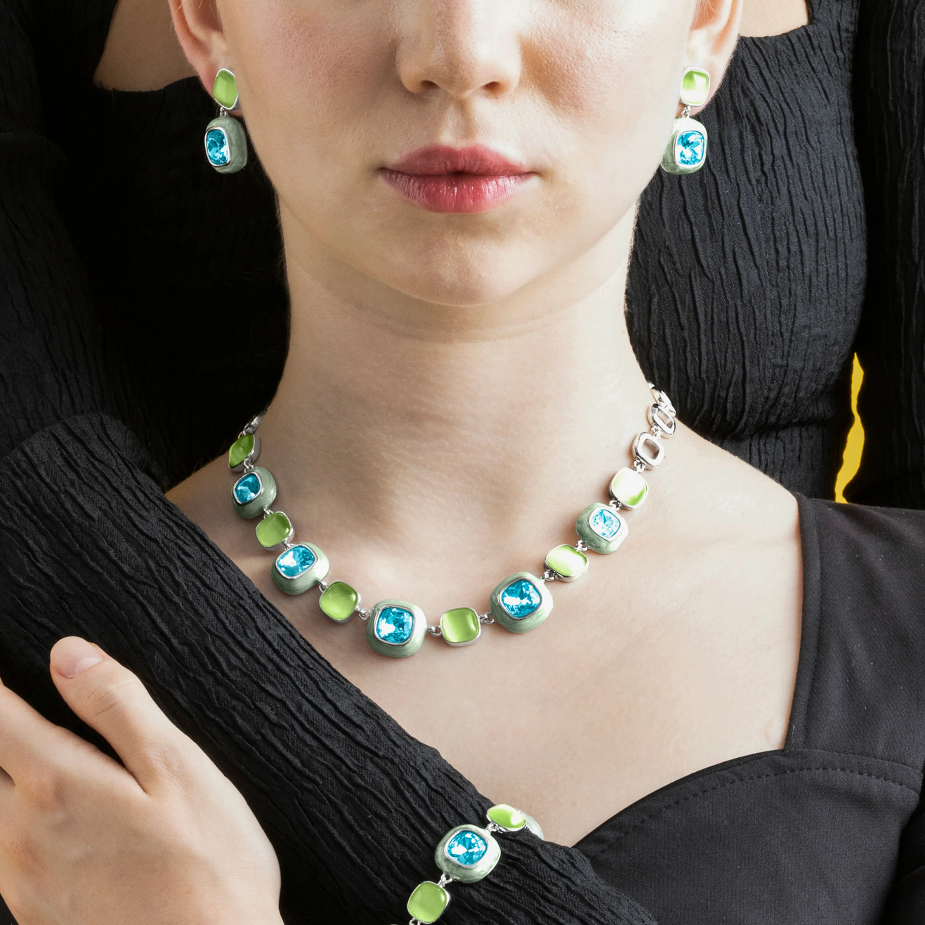 Collar con Cristal Azul acabado plata - Drogolo - Image 3