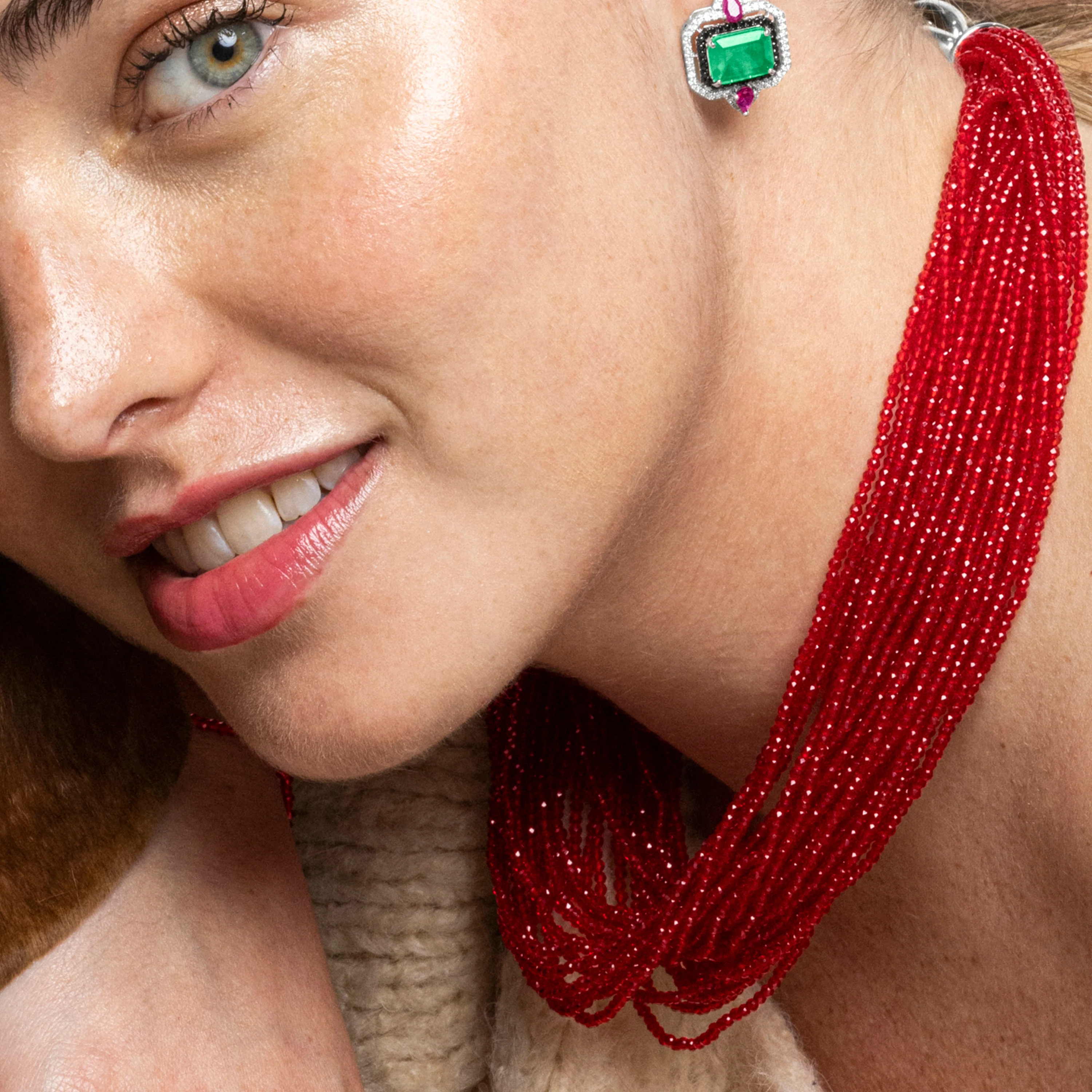 Collar Cristal Rojo acabado en rodio - Kibak - Image 4
