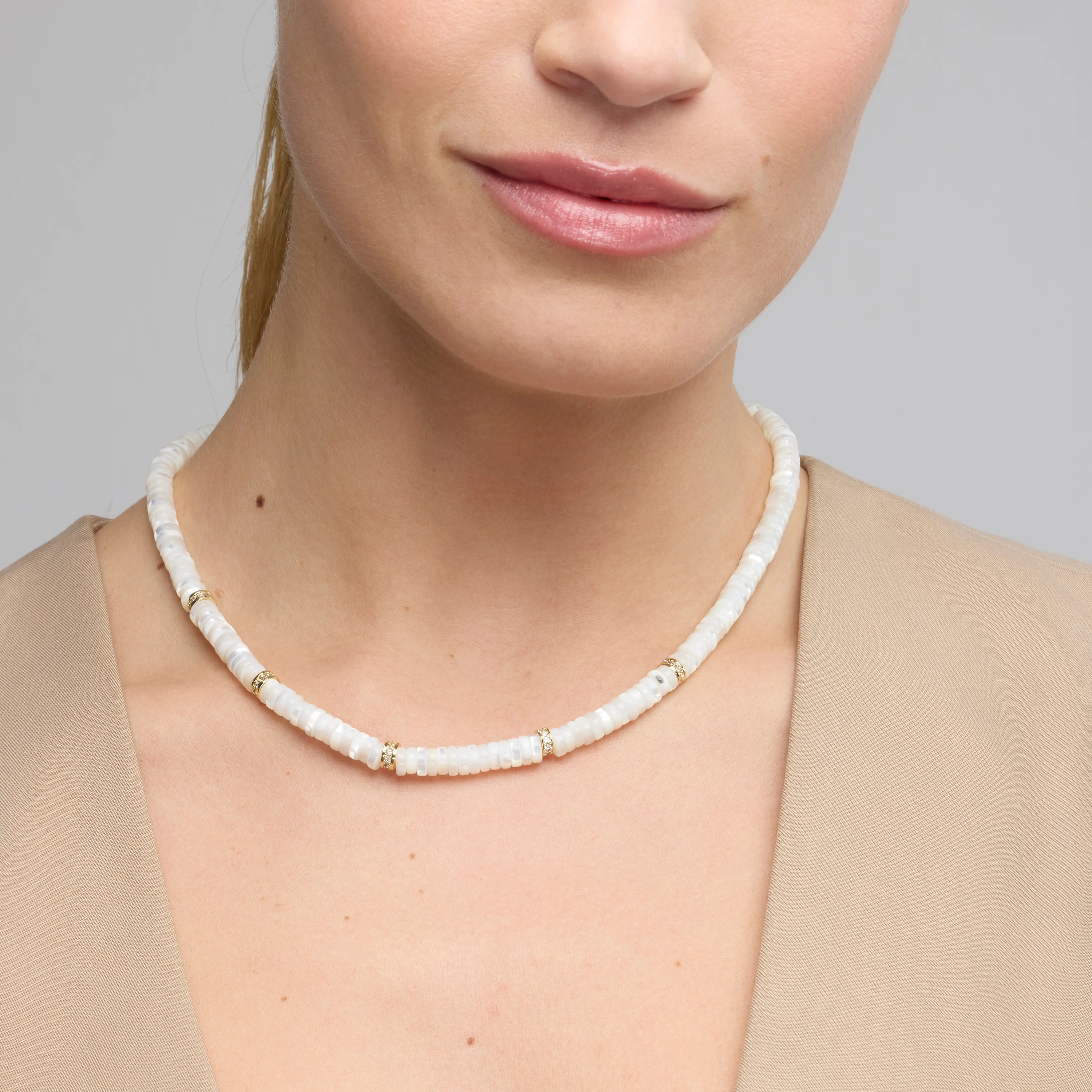 Collar de Plata de Ley 925 y Madreperla Blanca acabado oro amarillo de 18k - Landir - Image 2