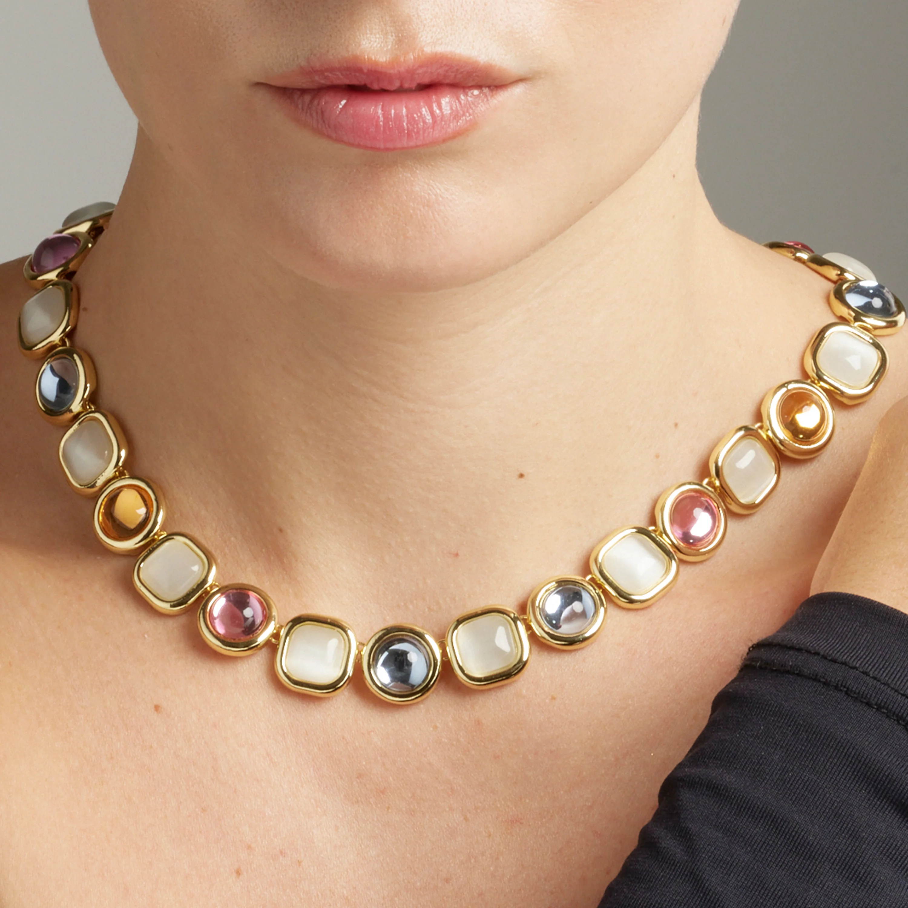 Collar de Cristal Multicolor acabado en oro amarillo 18K - Mantis - Image 3