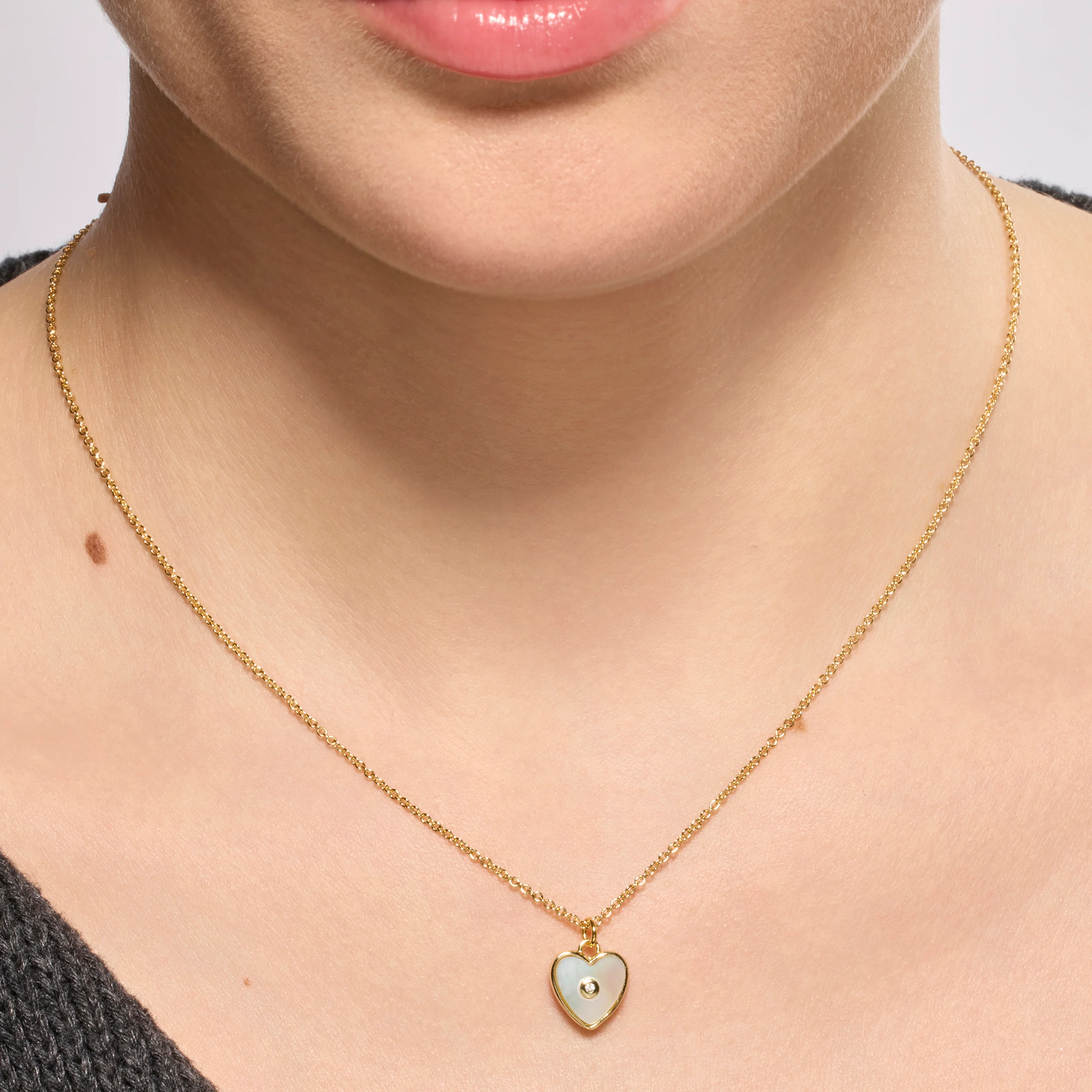 Collar acabado oro amarillo de 18k y Madreperla Blanca - Heart - Image 4