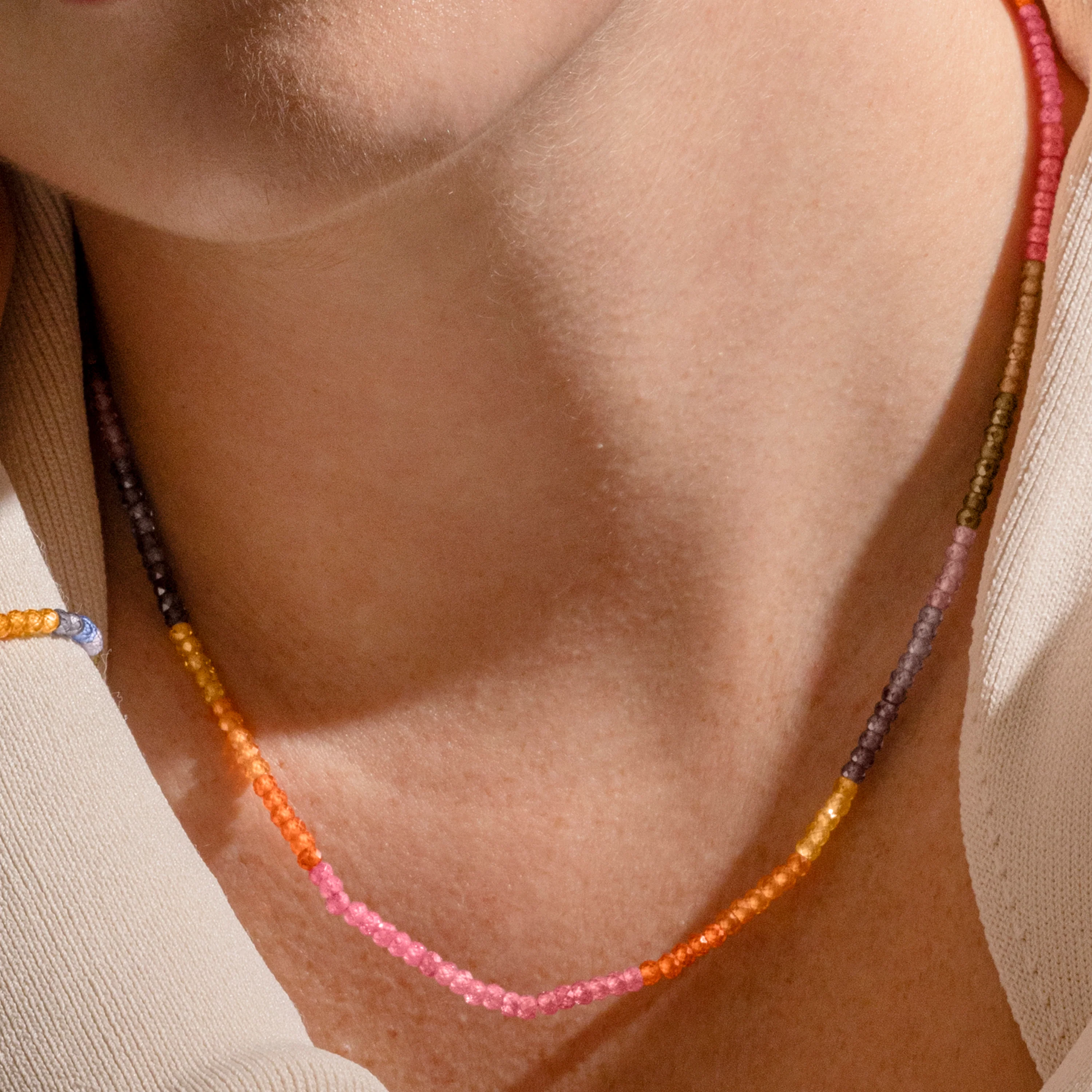 Collar de Plata de Ley 925 y Cristal Multicolor acabado oro 18k - Siran - Image 4