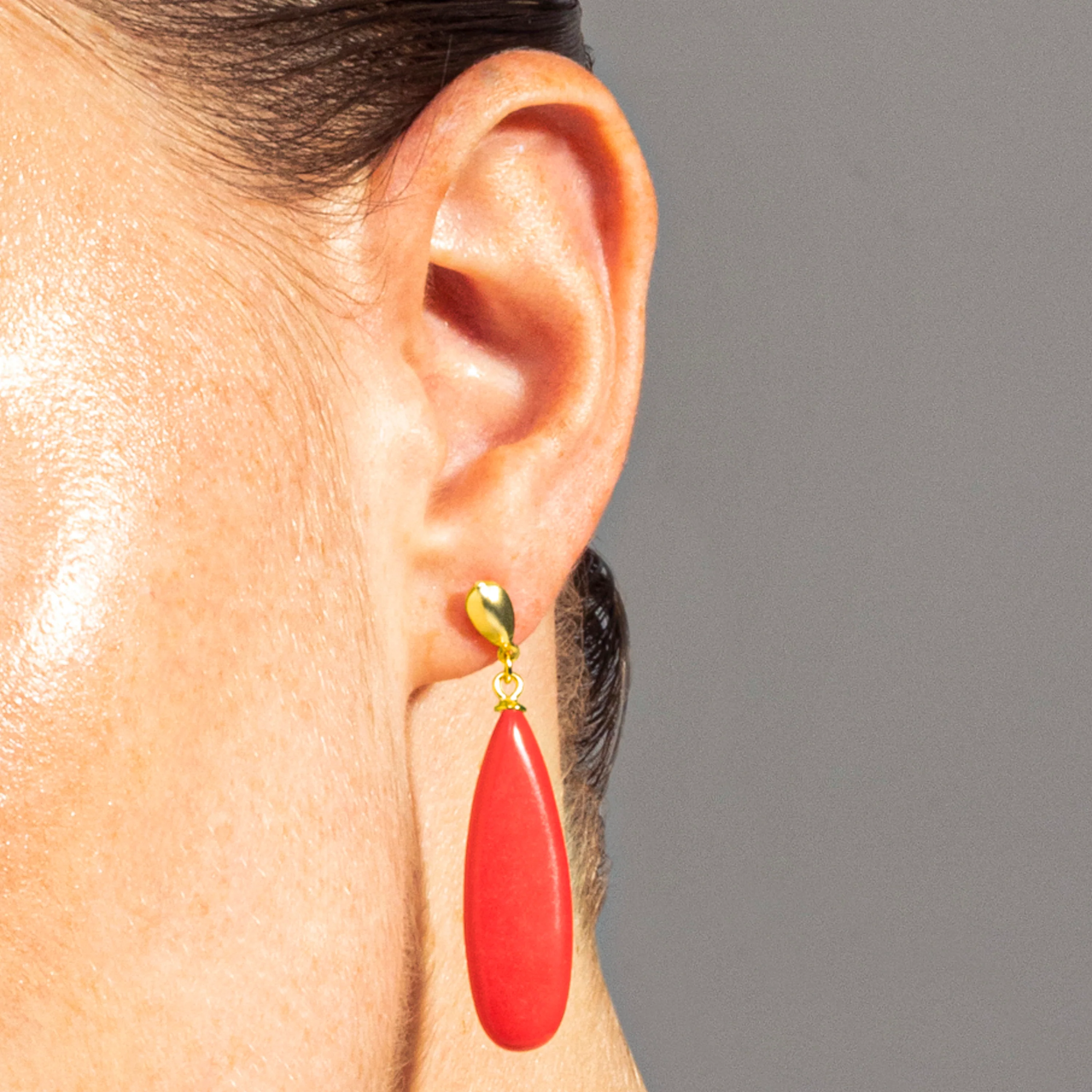 Pendientes de Plata de Ley 925 con Coral acabados en oro amarillo 18K - Adak - Image 4