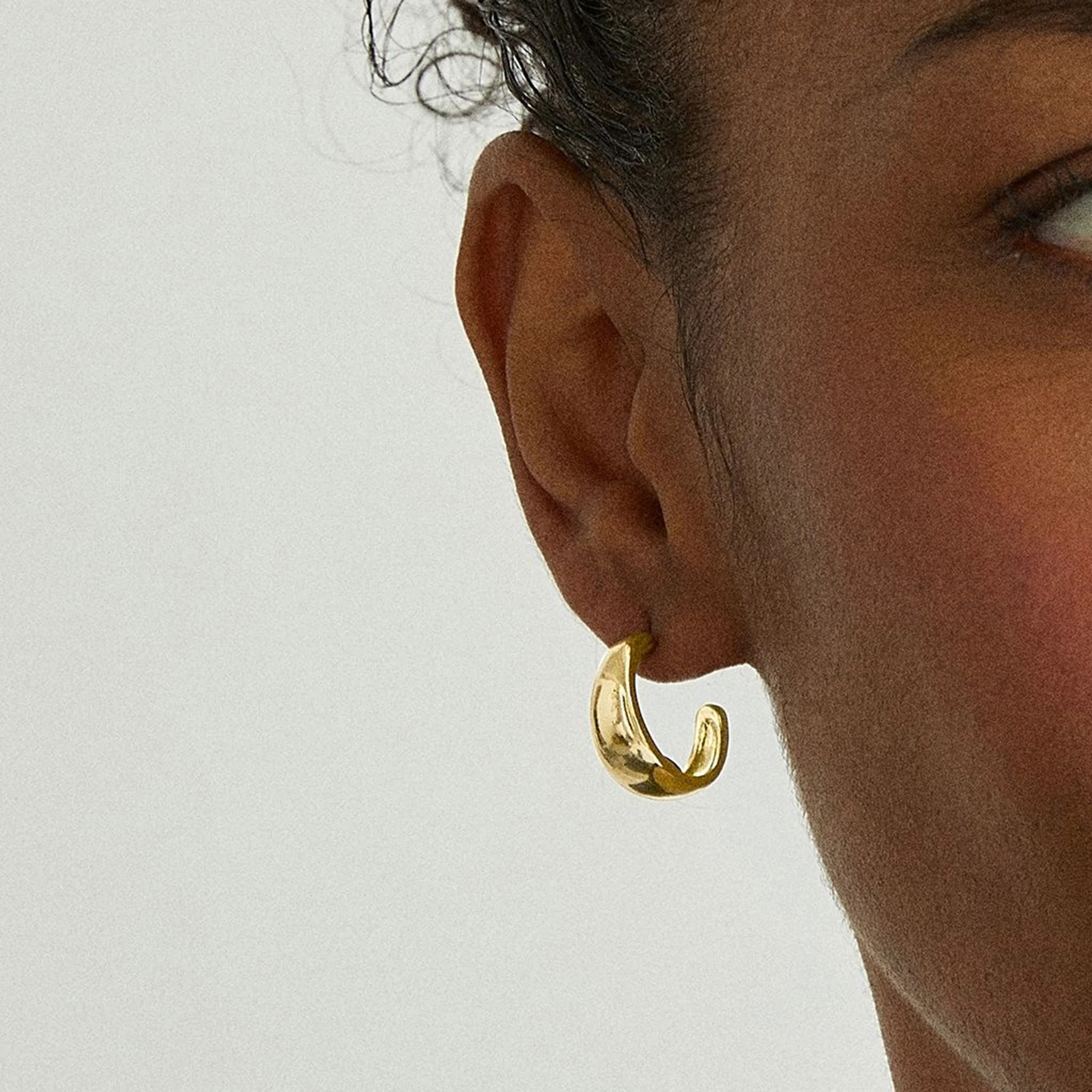 Pendientes de 19mm de diámetro acabado Oro Amarillo de 18K - Ami - Image 3