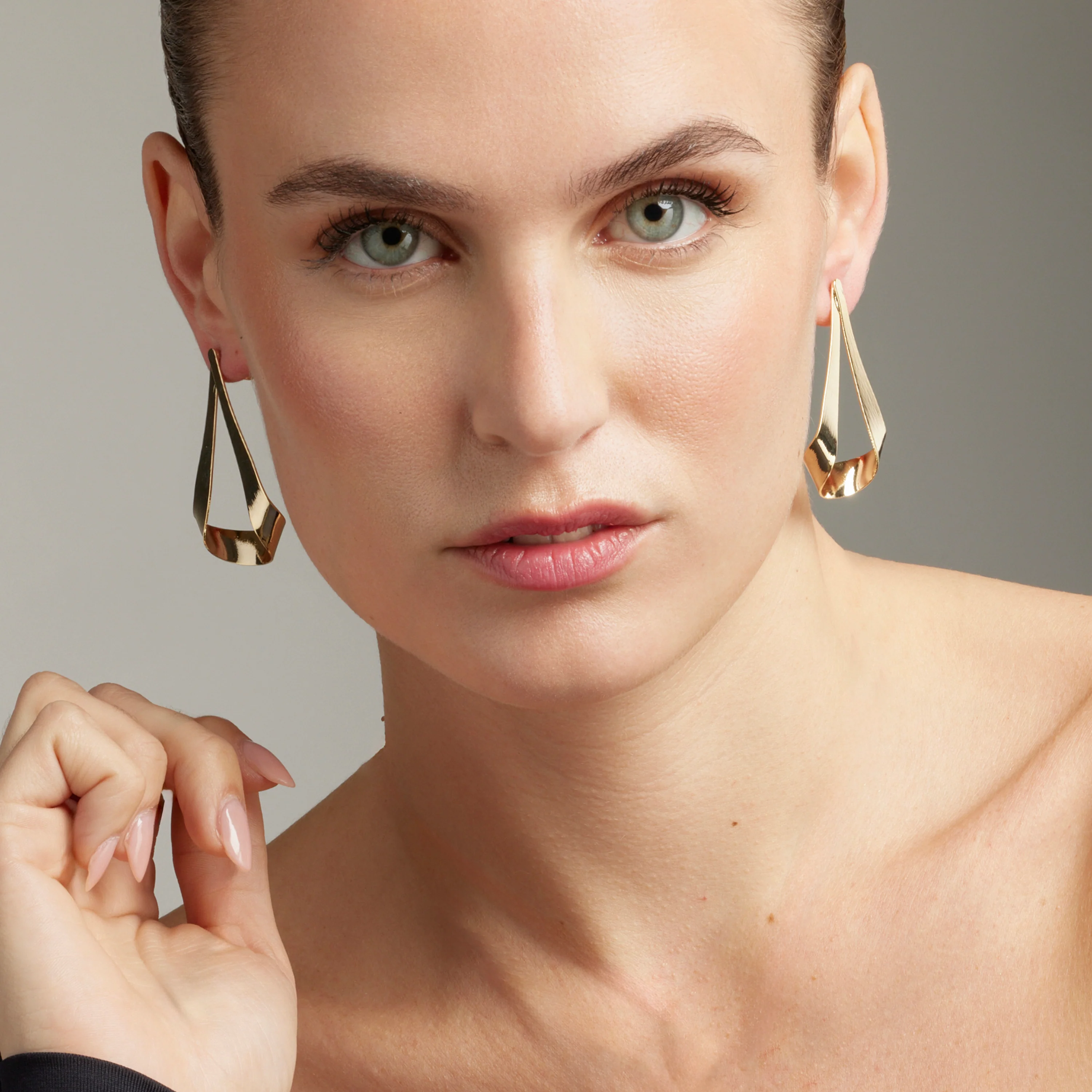 Pendientes acabados en oro amarillo 18K - Anaot - Image 6
