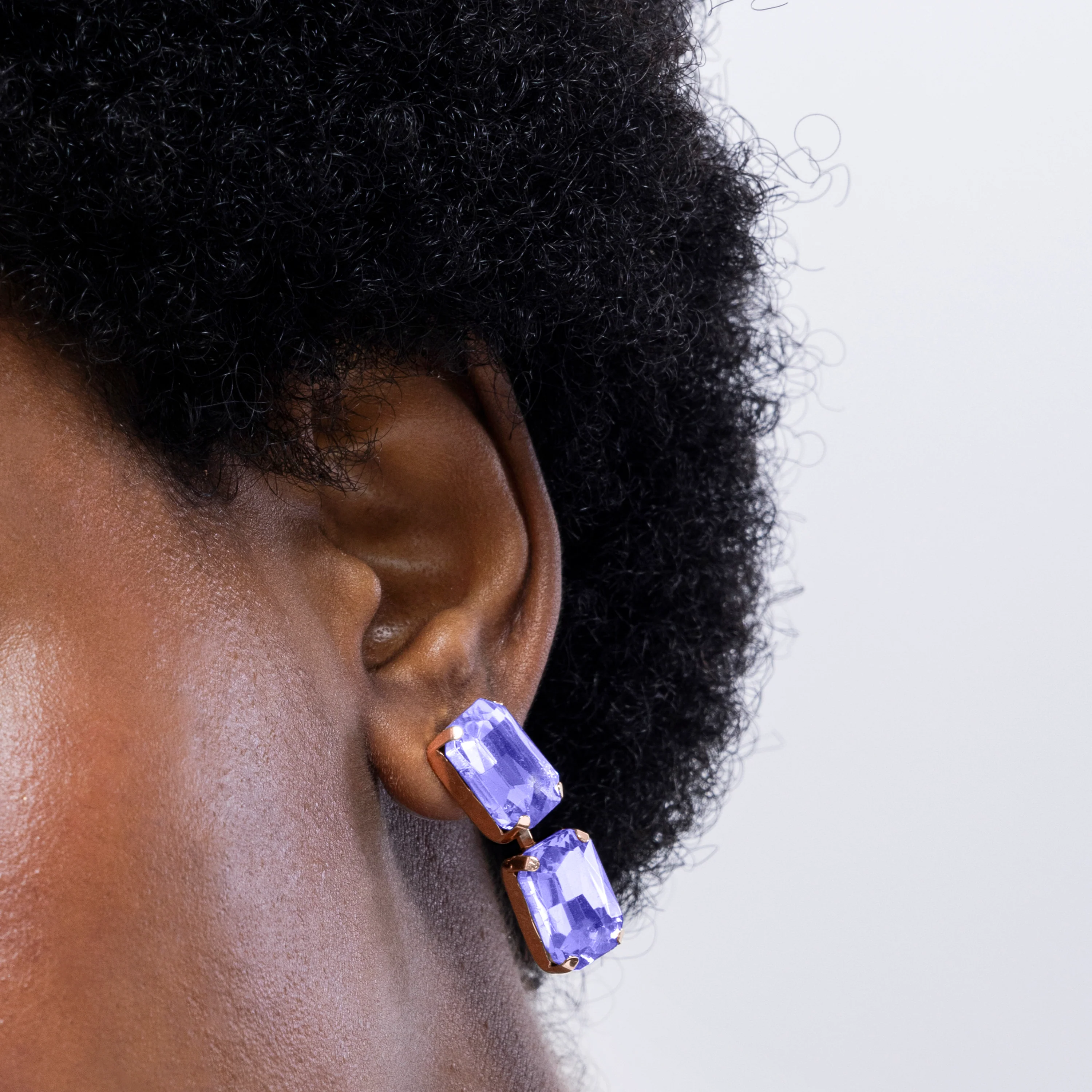 Pendientes de Cristal Morado acabados en oro amarillo 18K - Ankek - Image 3