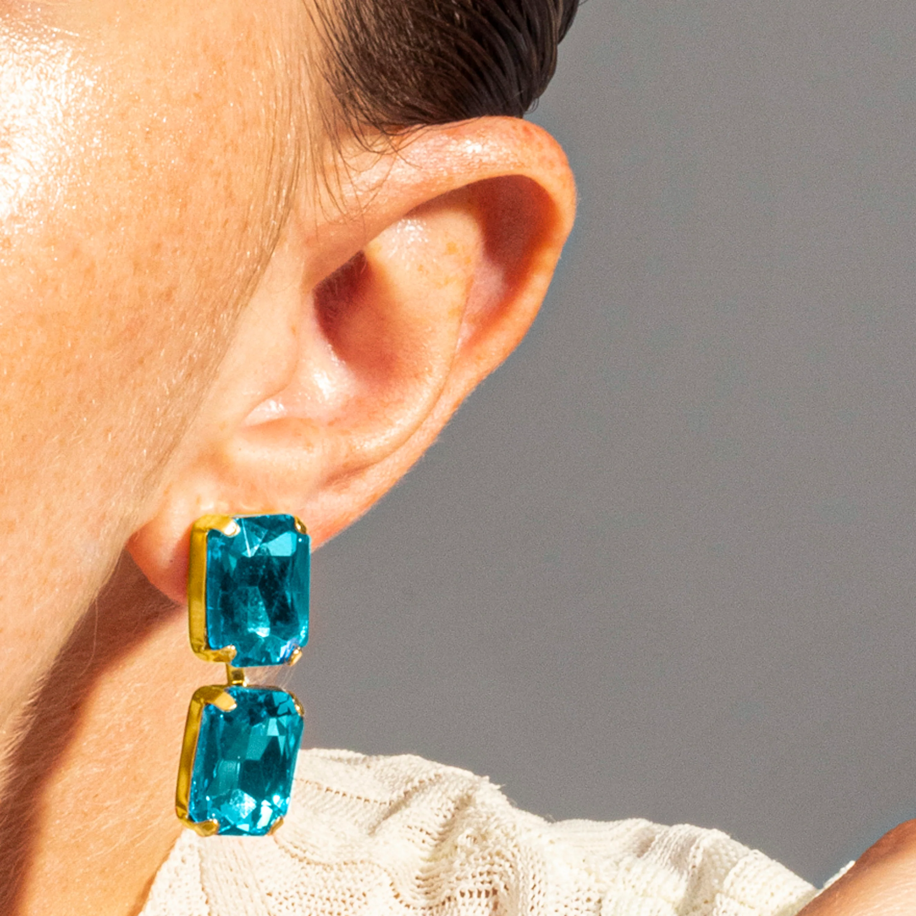 Pendientes de Cristal Azul acabados en oro amarillo 18K - Ankek - Image 3