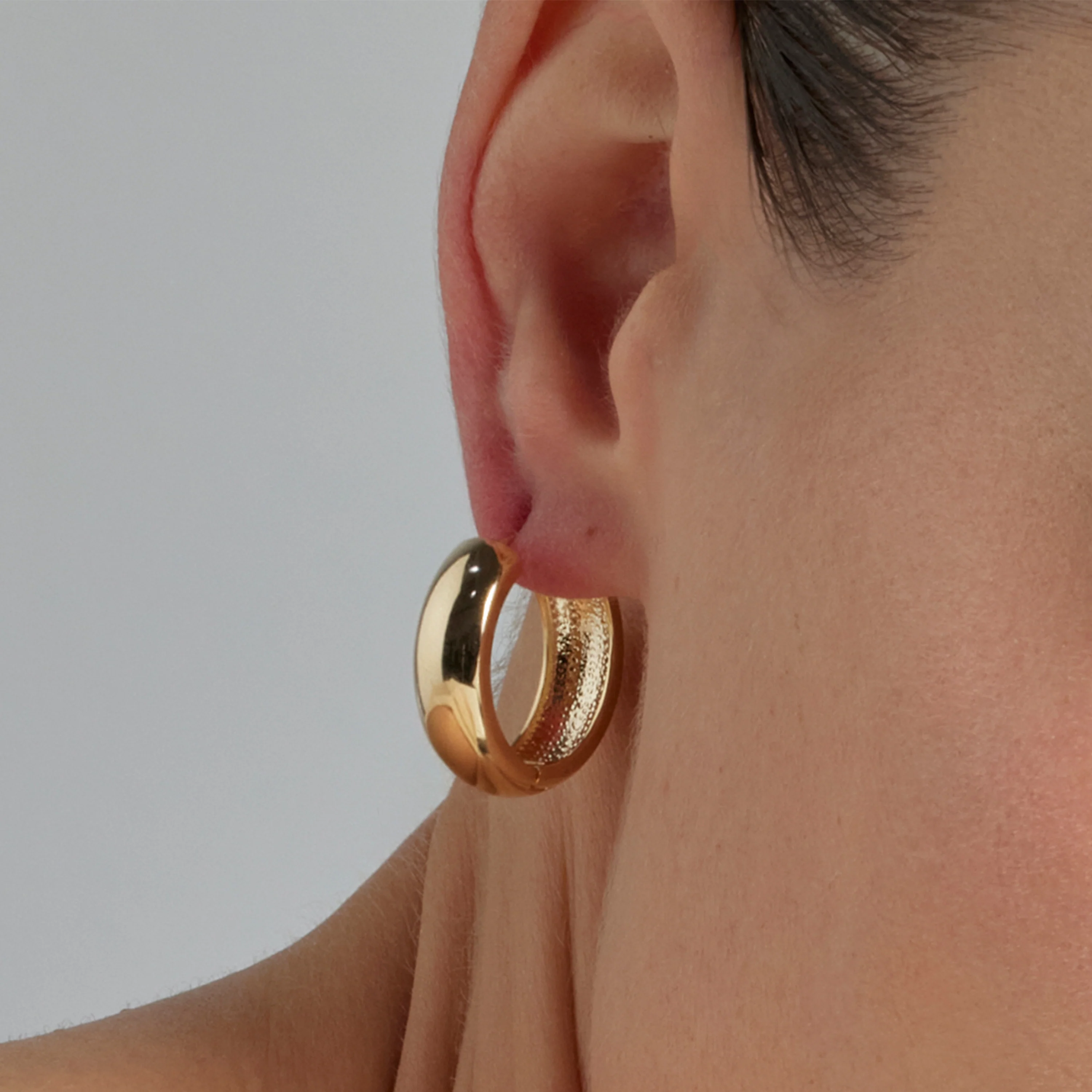 Pendientes de 22mm de diámetro acabado oro Amarillo de 18k - Apruk - Image 4
