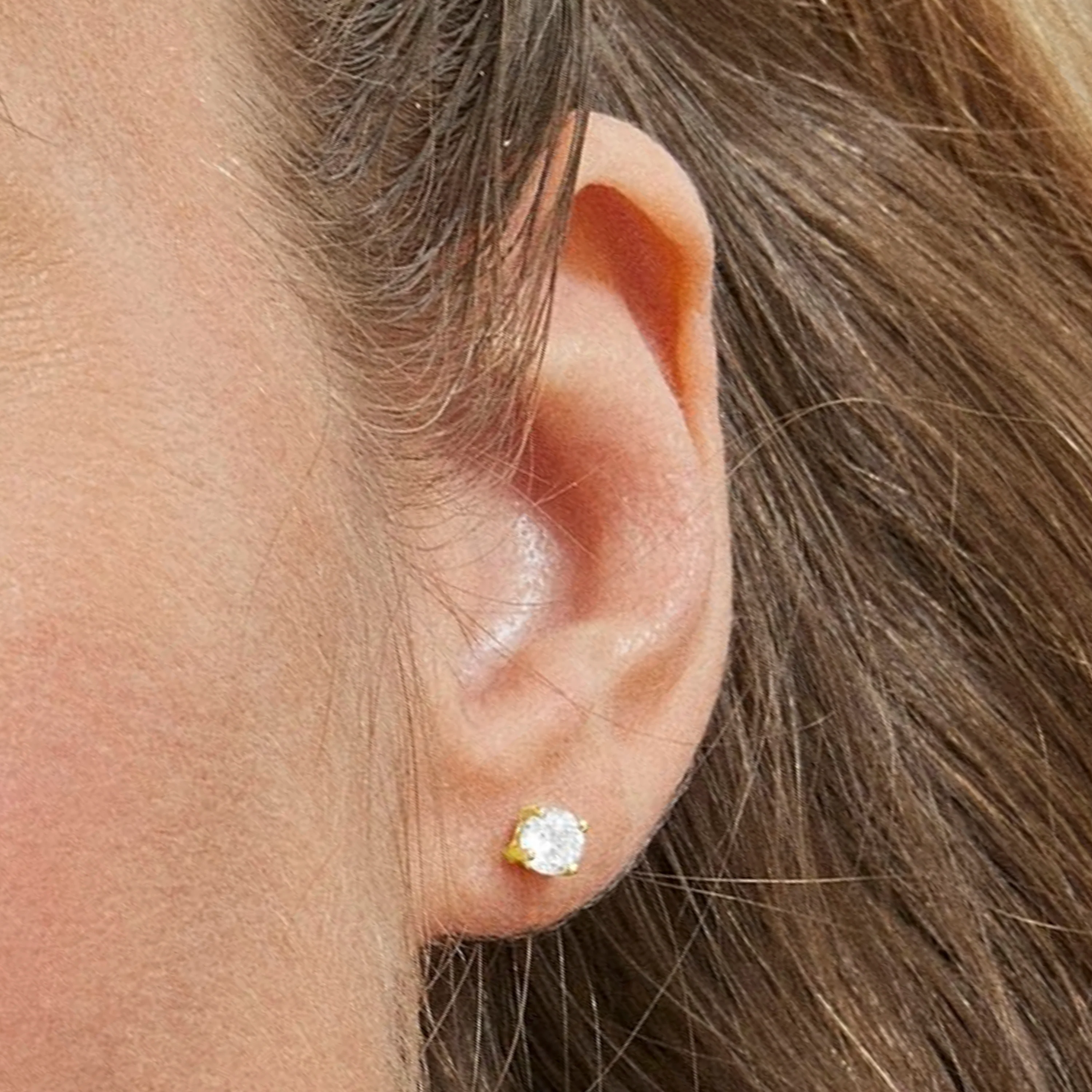 Pendientes de Plata de Ley 925 de 4mm con Circonita acabado oro amarillo de 18k - Básico - Image 4