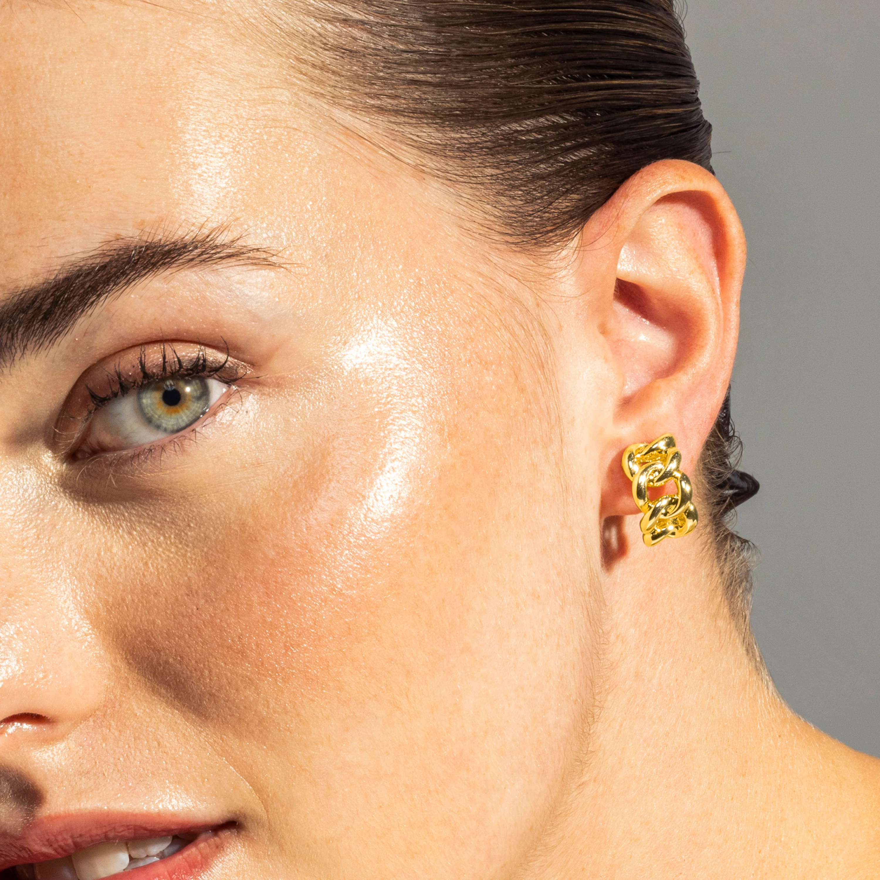 Pendientes acabados en oro amarillo 18K - Dabbahu - Image 3