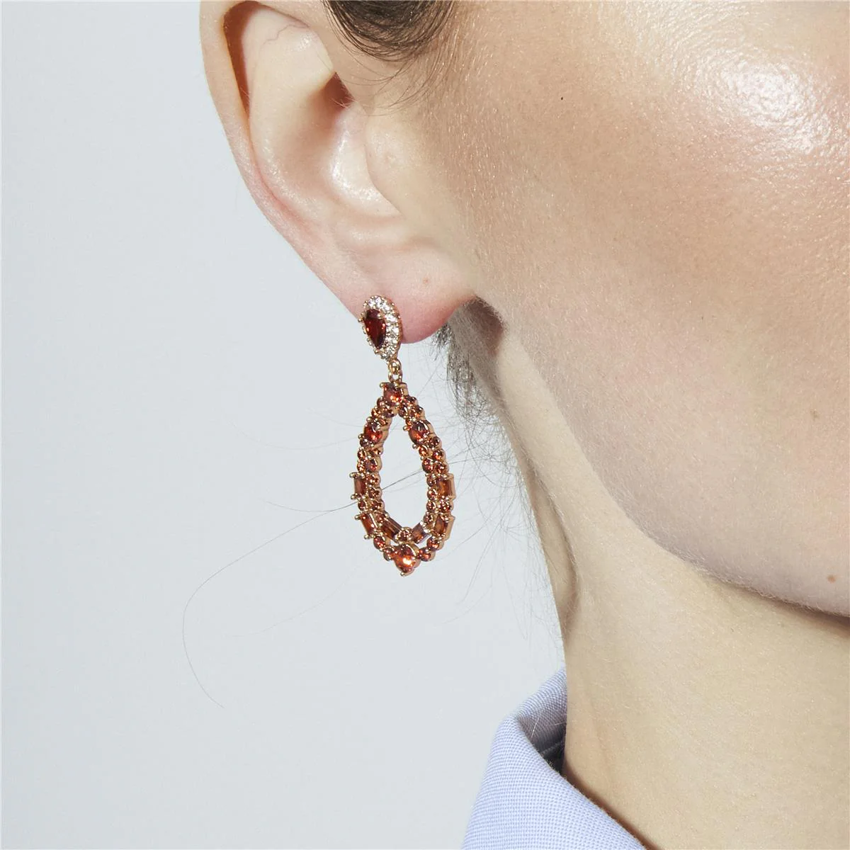 Pendientes de Circonita Rubí acabado en oro amarillo de 18k - Damao - Image 4
