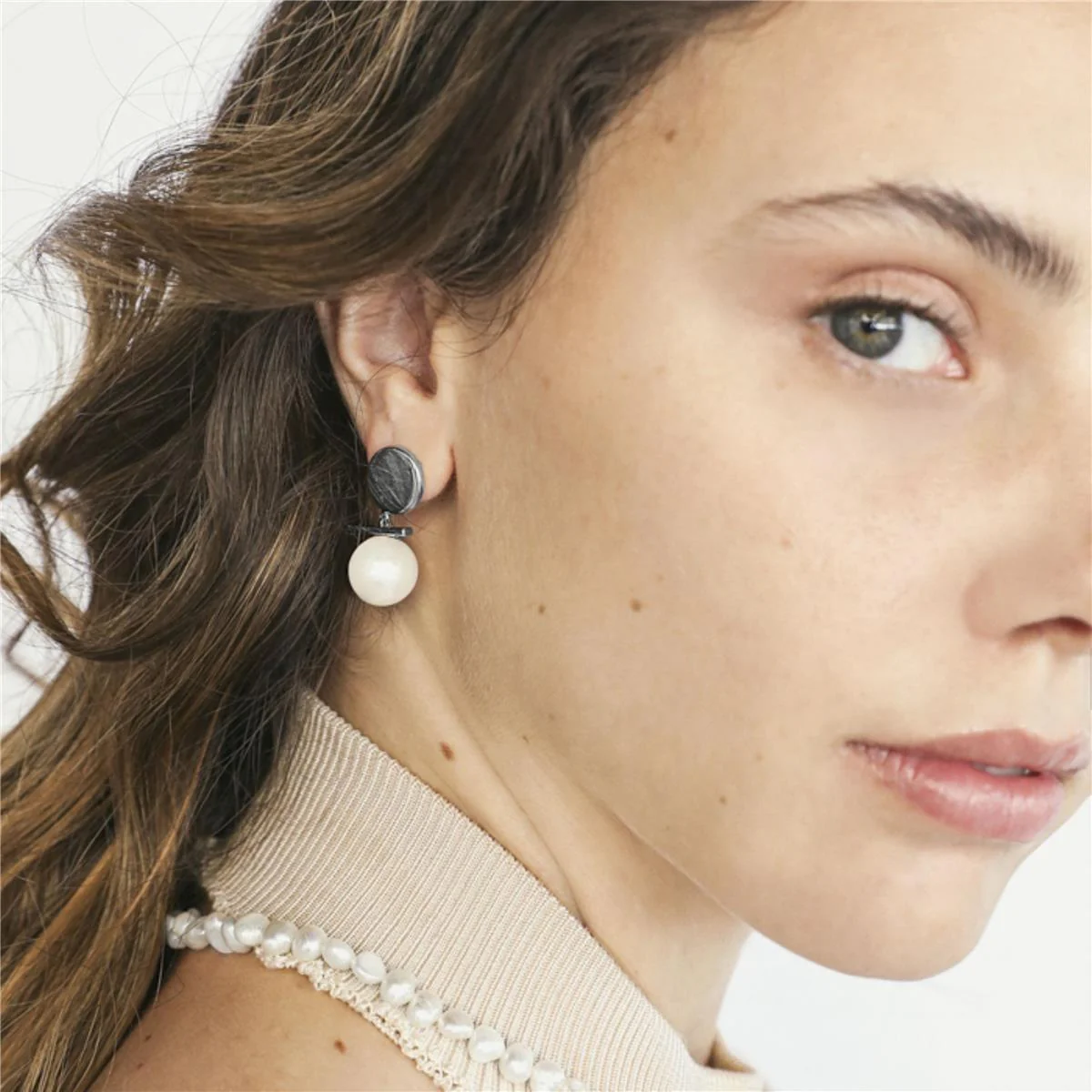 Pendientes Darsha acabado en Rodio - Darsha BLANCO - Image 4