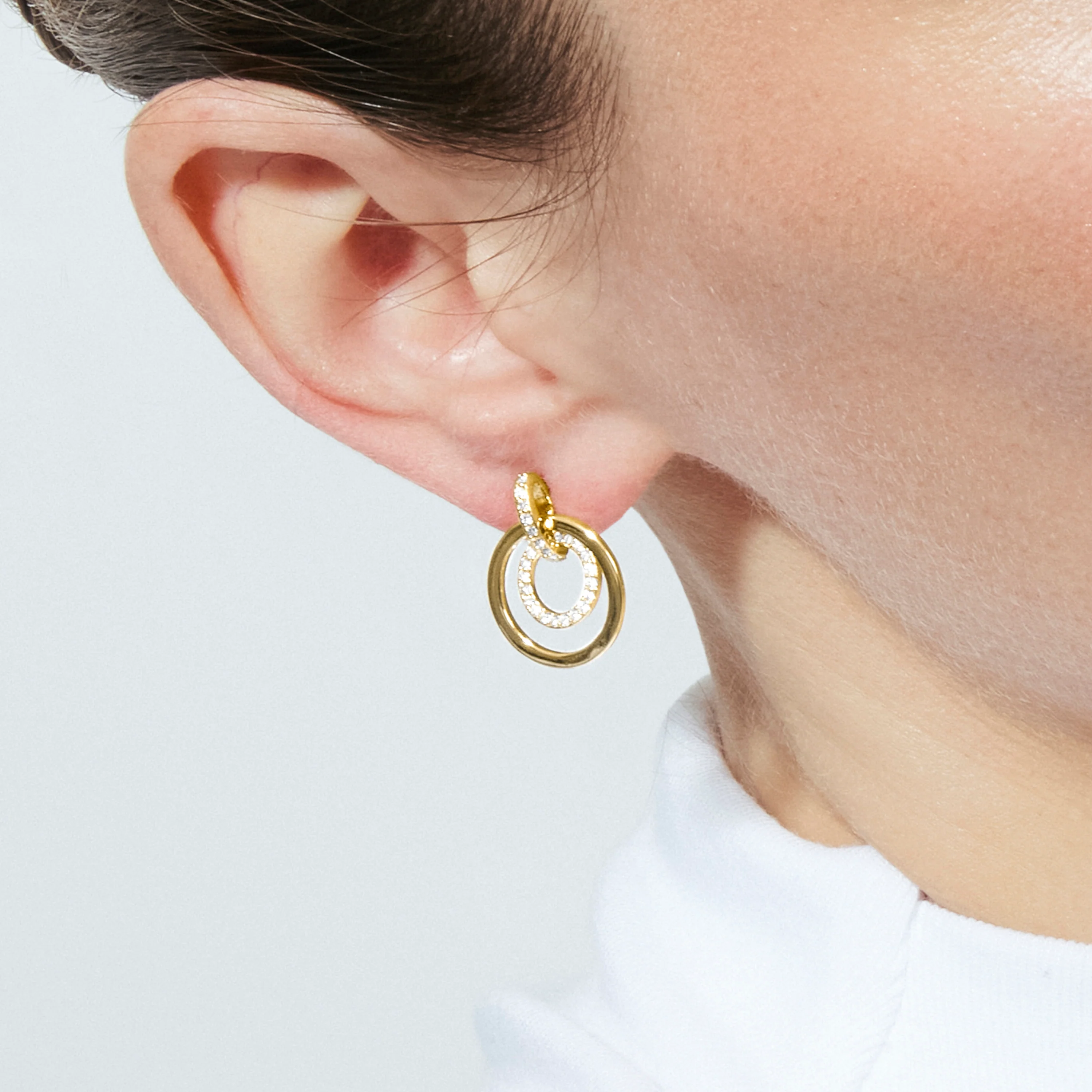 Pendientes de Circonita Brillante acabado en oro amarillo de 18k - Nahio - Image 6