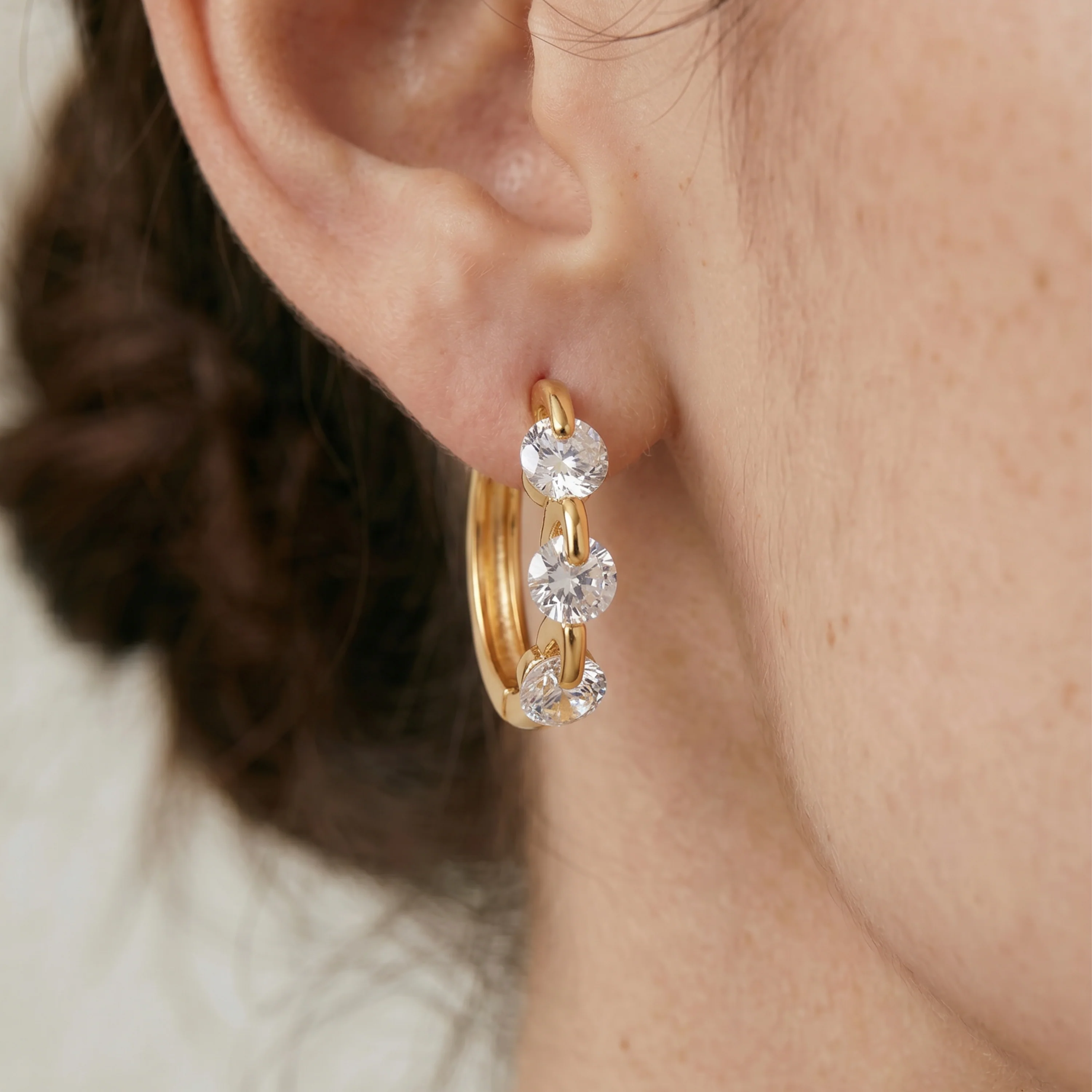 Pendientes de Circonita Brillante acabado en oro amarillo de 18k - Nili - Image 6
