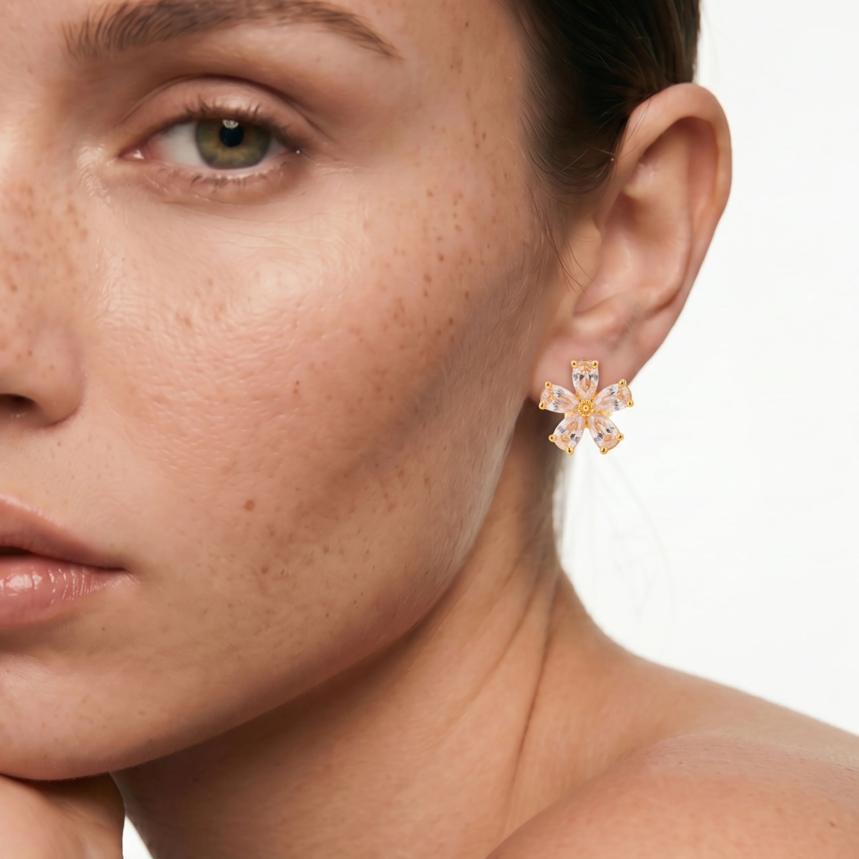 Pendientes de Circonita Brillante acabado en oro amarillo de 18k - Shayus - Image 4