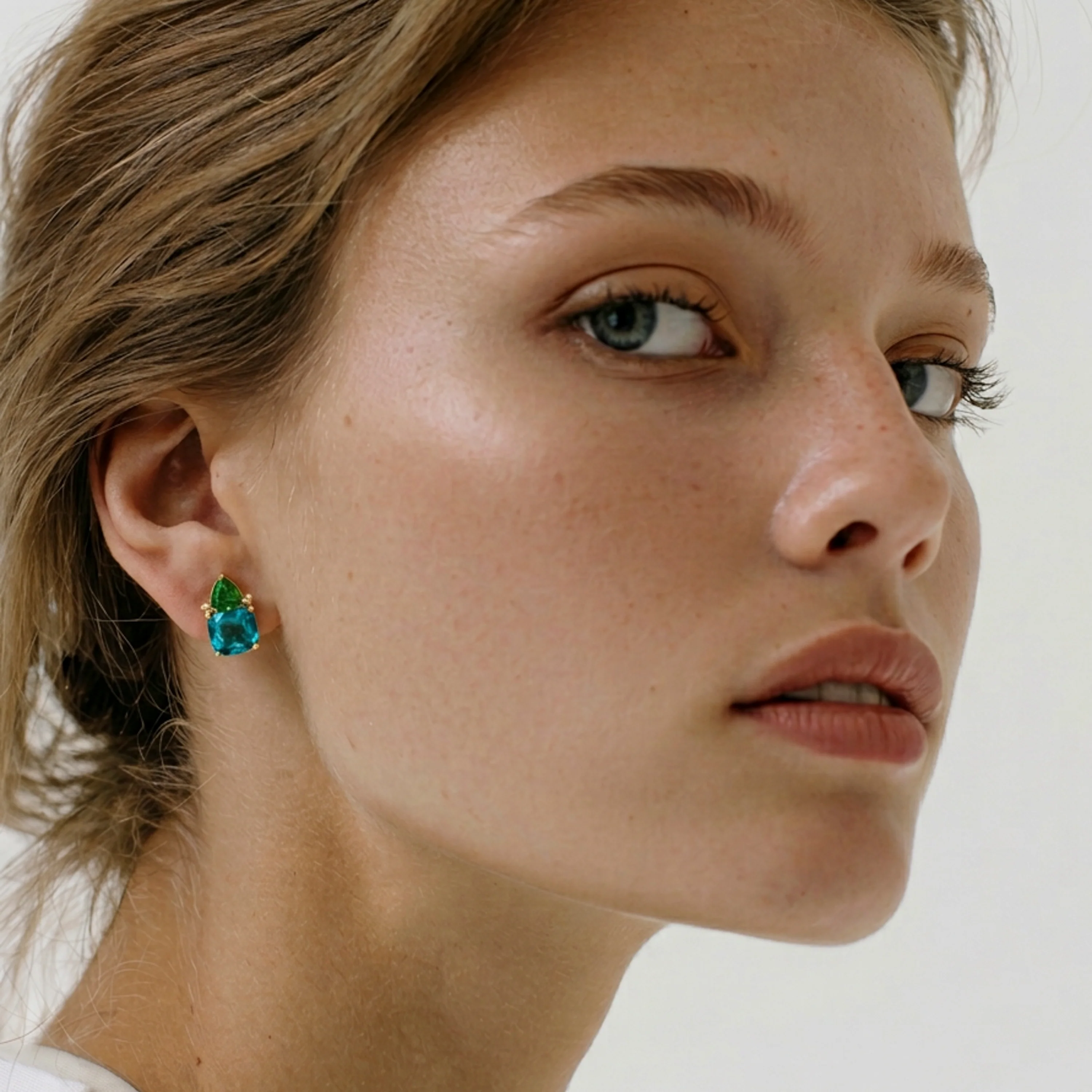 Pendientes de Cuarzo hidrotermal verde paraiba acabado en oro amarillo de 18k - Ilkan - Image 2