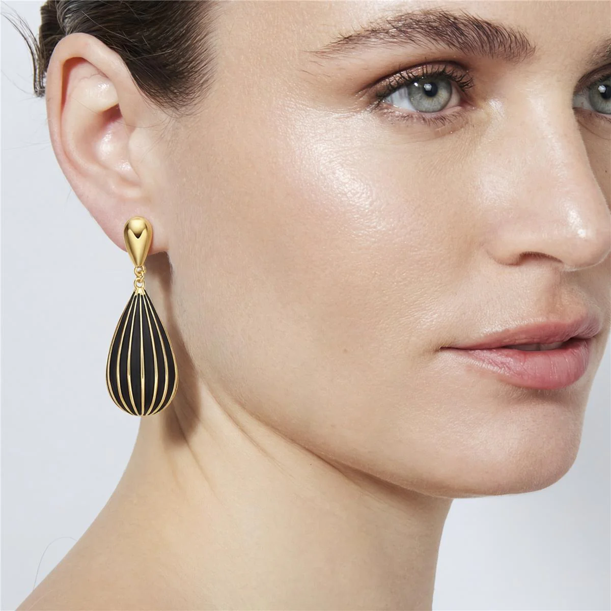 Pendientes de Lacado Negro acabado en oro amarillo de 18k - Belin - Image 4