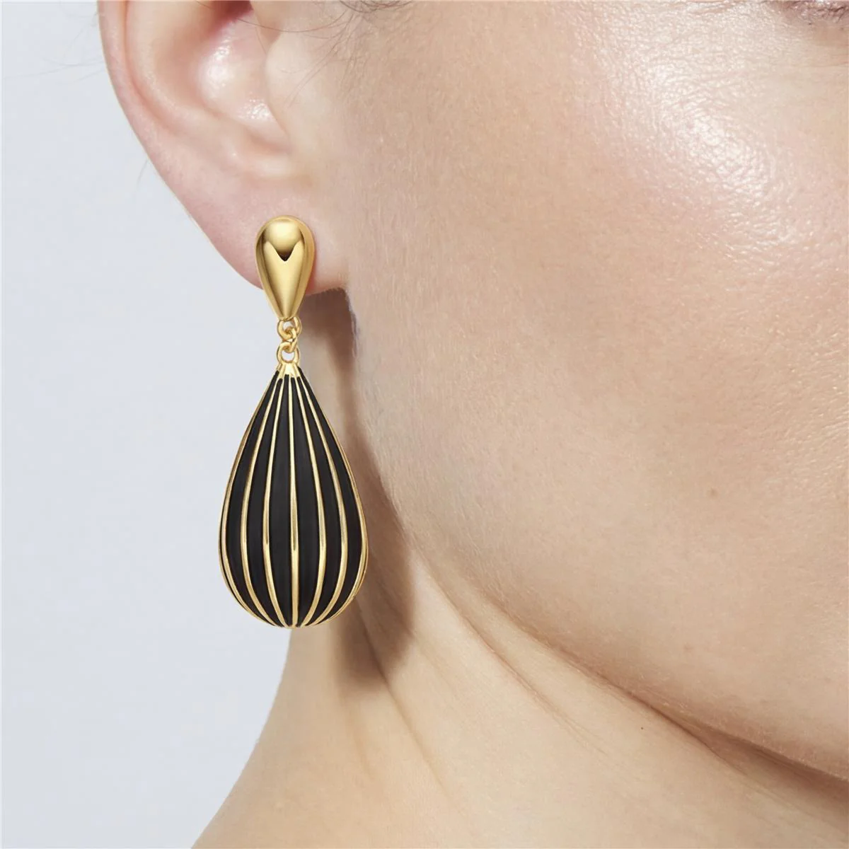 Pendientes de Lacado Negro acabado en oro amarillo de 18k - Belin - Image 6