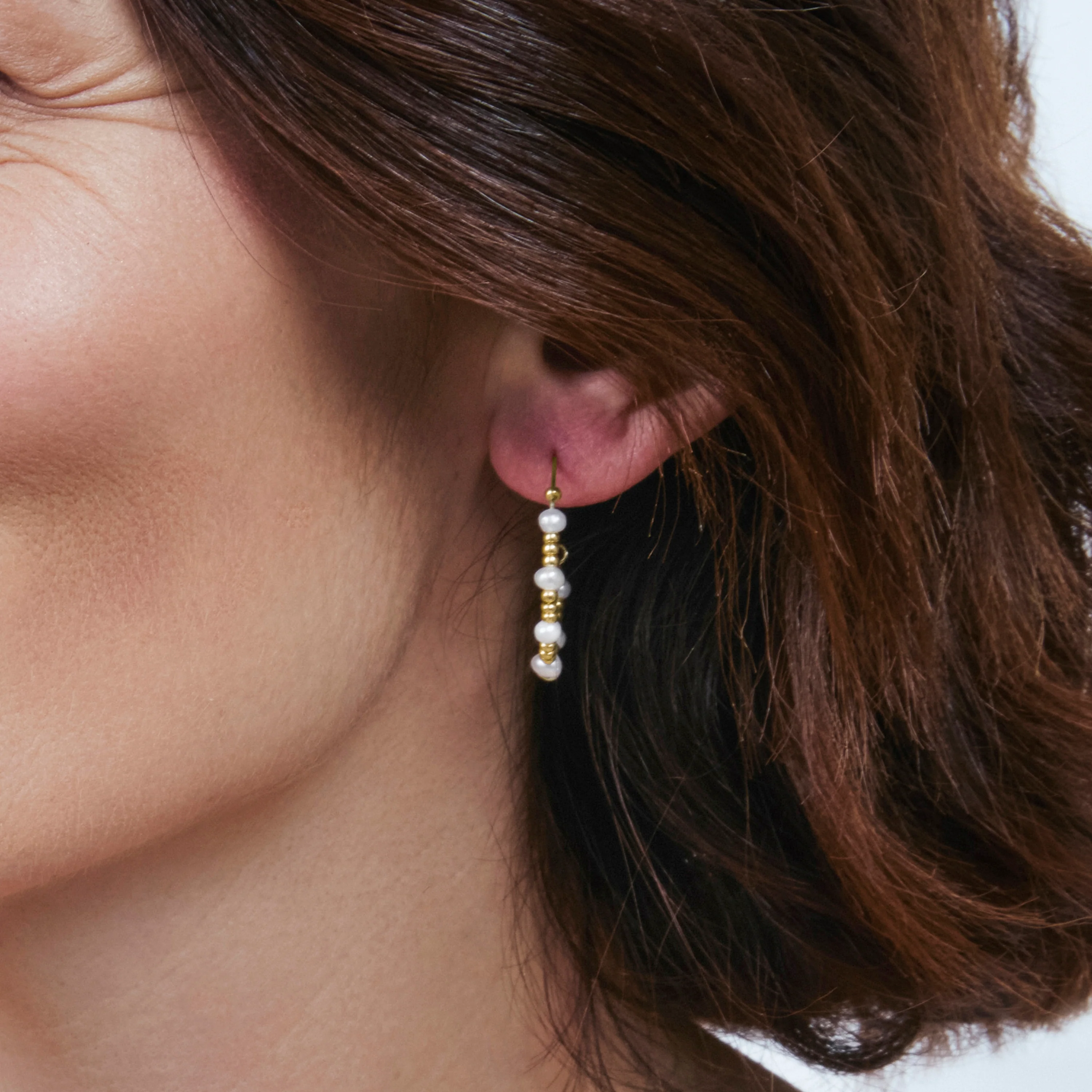 Pendientes de Plata de Ley 925 y Perla Blanca acabado en oro amarillo de 18k - Deli - Image 5