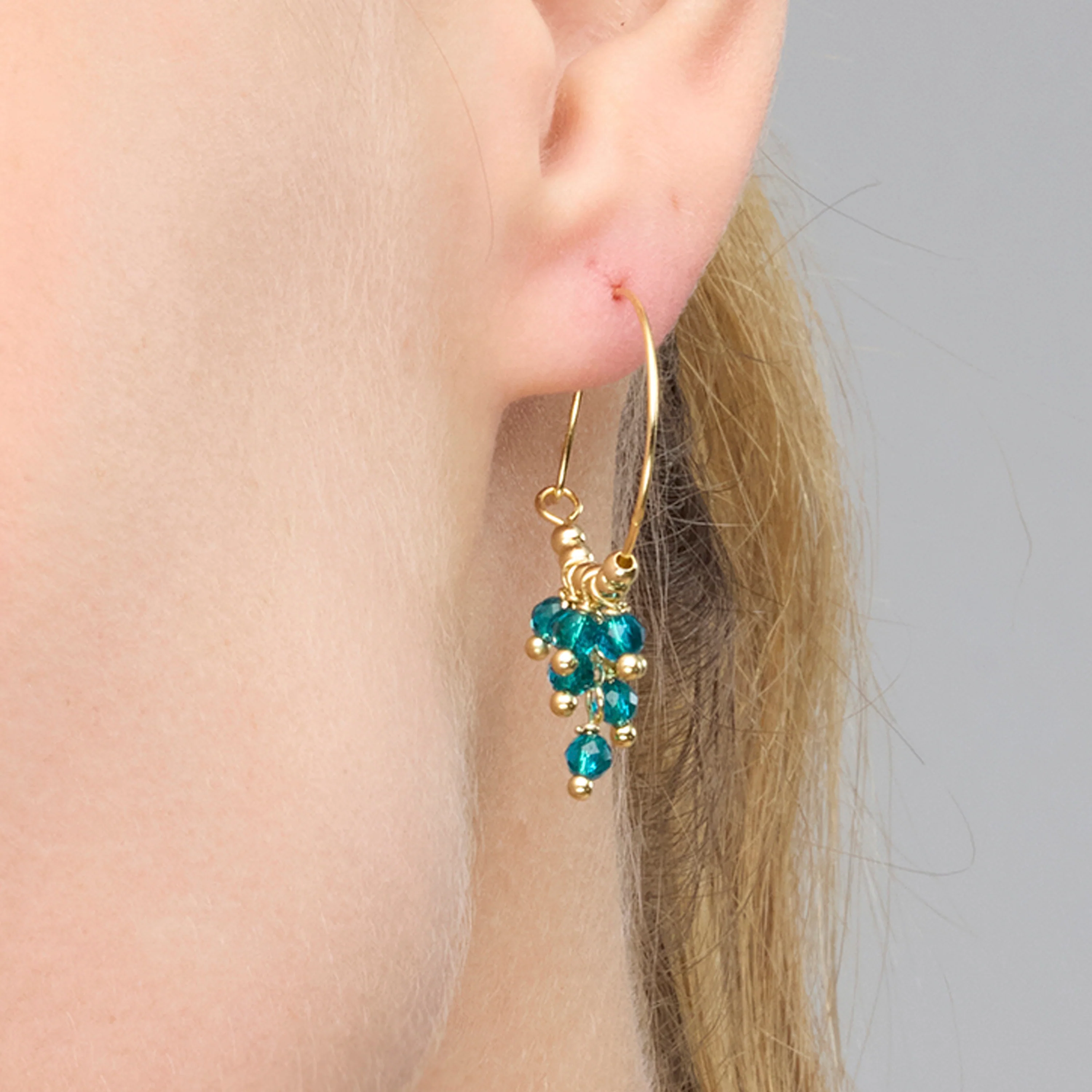 Pendientes de Plata de Ley 925 y Cristal Verde acabado oro amarillo de 18k - Drako - Image 4