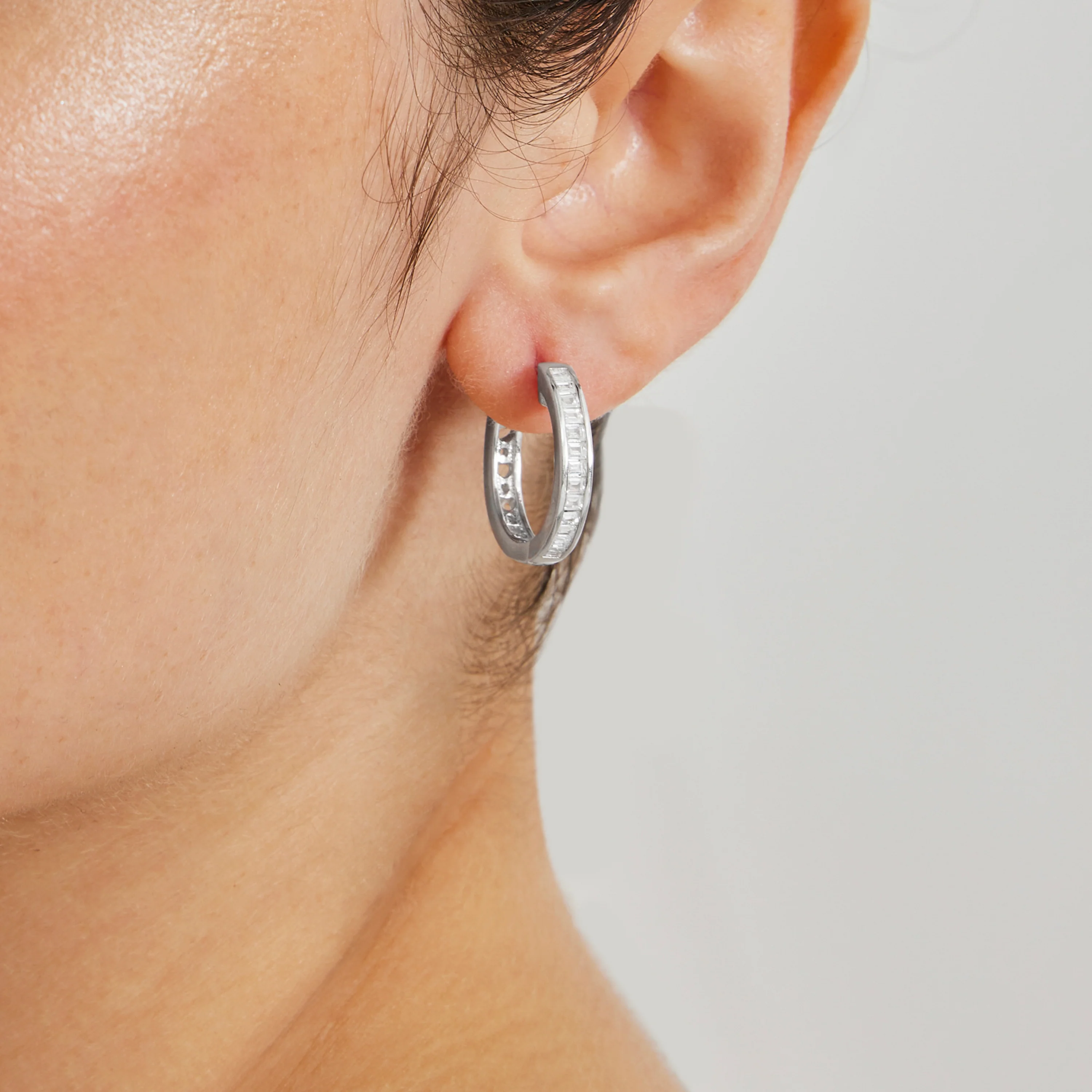 Pendientes de Plata de Ley 925 con Circonita Brillante acabados en rodio - Essential - Image 4