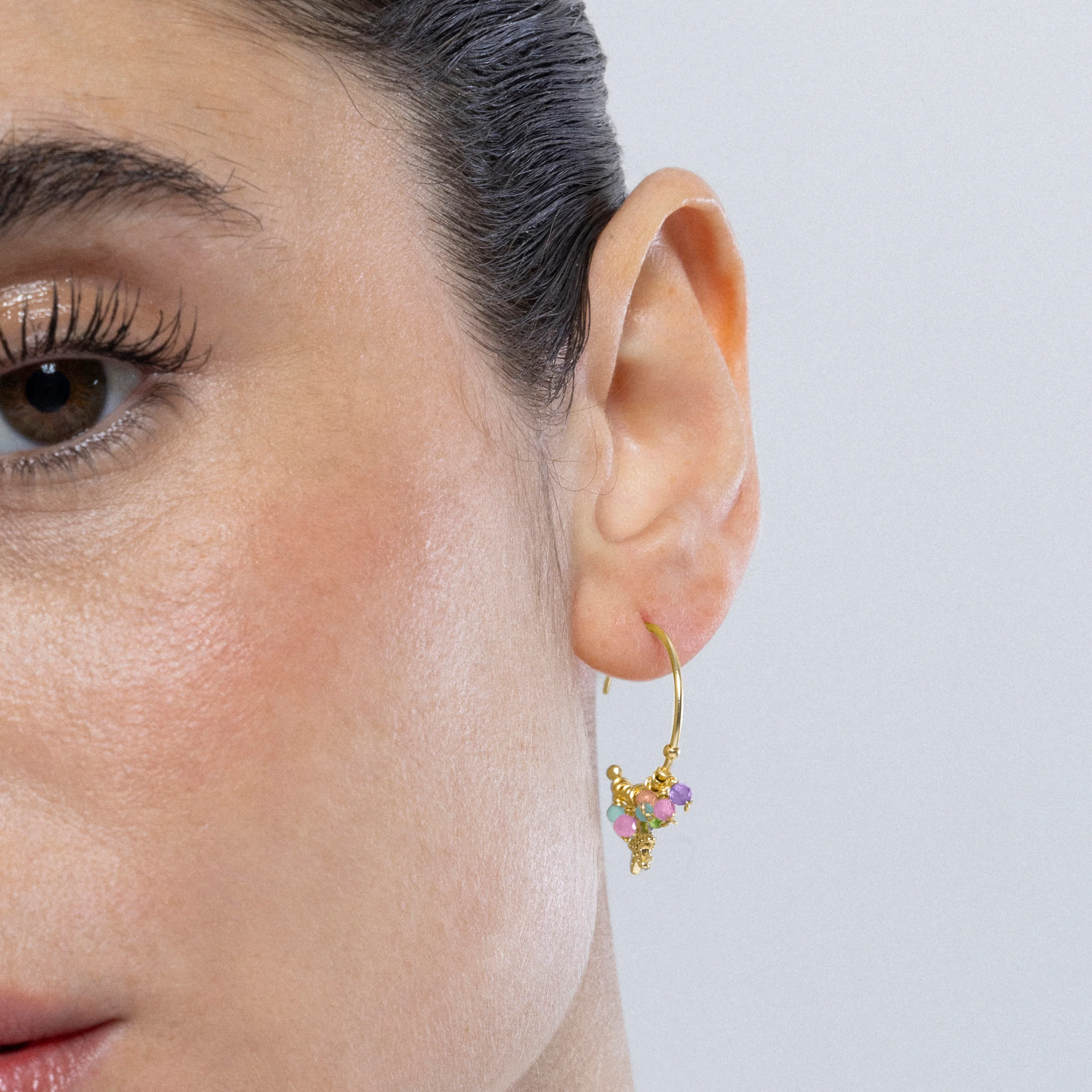 Pendientes de Plata de Ley 925 y Cristal Multicolor acabados en oro amarillo 18K - Estrella - Image 3