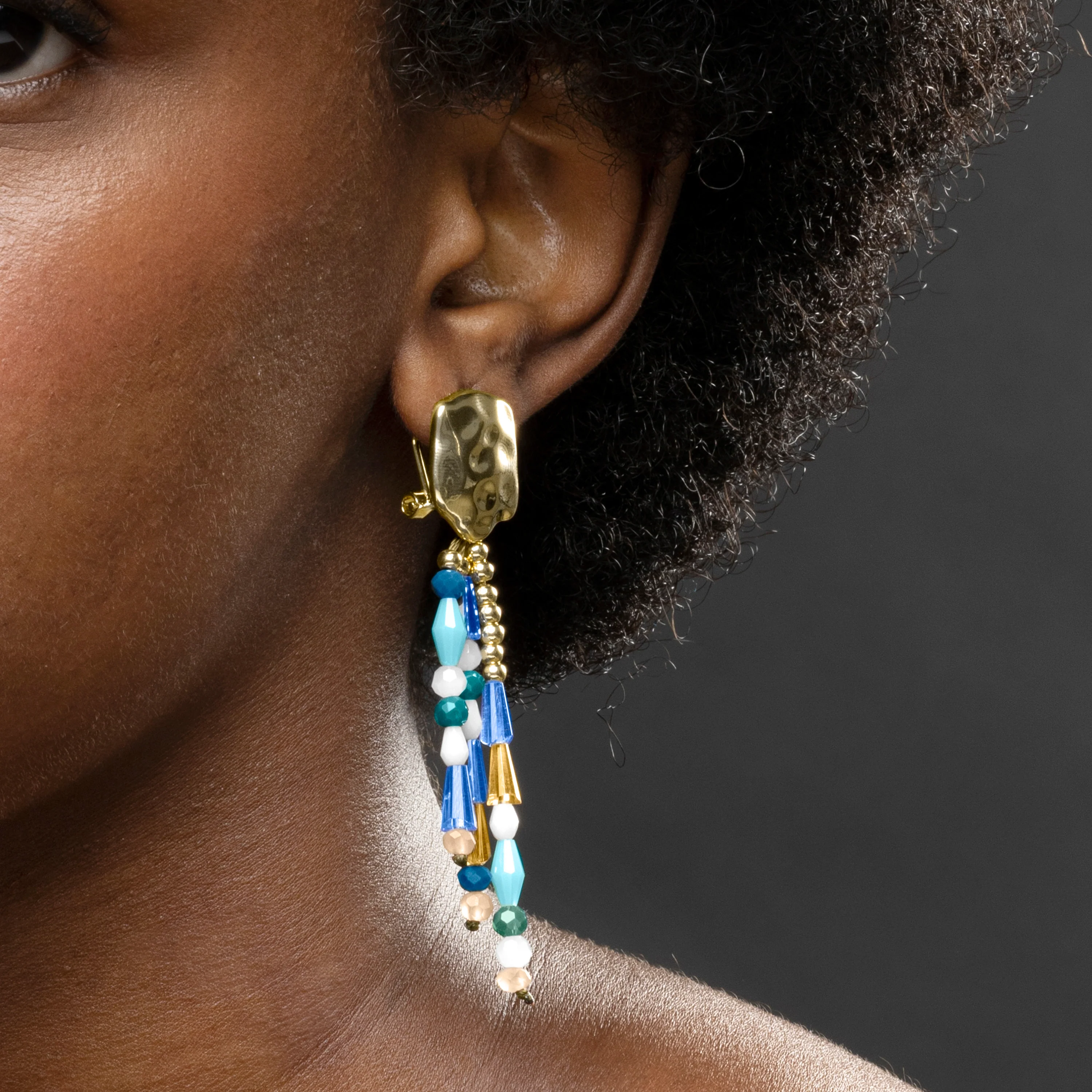 Pendientes de Perla Blanca acabados en oro amarillo 18K - Eutha - Image 3