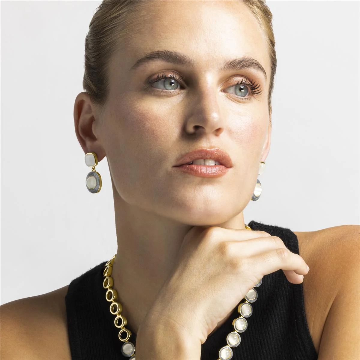Pendientes Iki acabado oro 18k - Iki BLANCO - Image 3