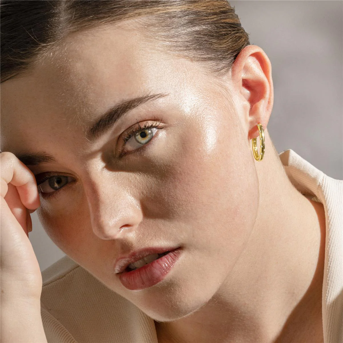 Pendientes Ikrul acabado oro amarillo 18k - Ikrul BLANCO - Image 3