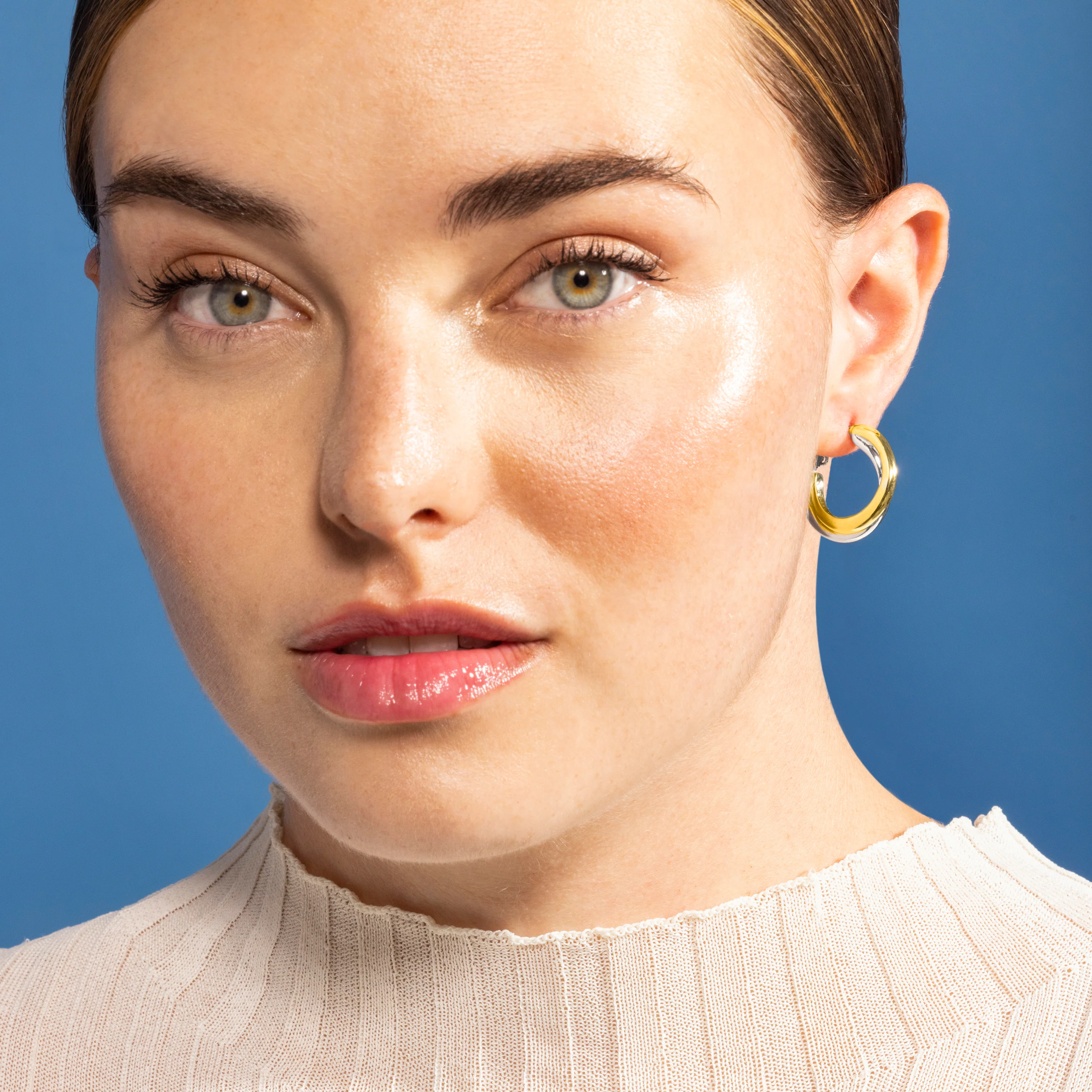 Pendientes acabados en oro amarillo 18K - Kalambo - Image 2