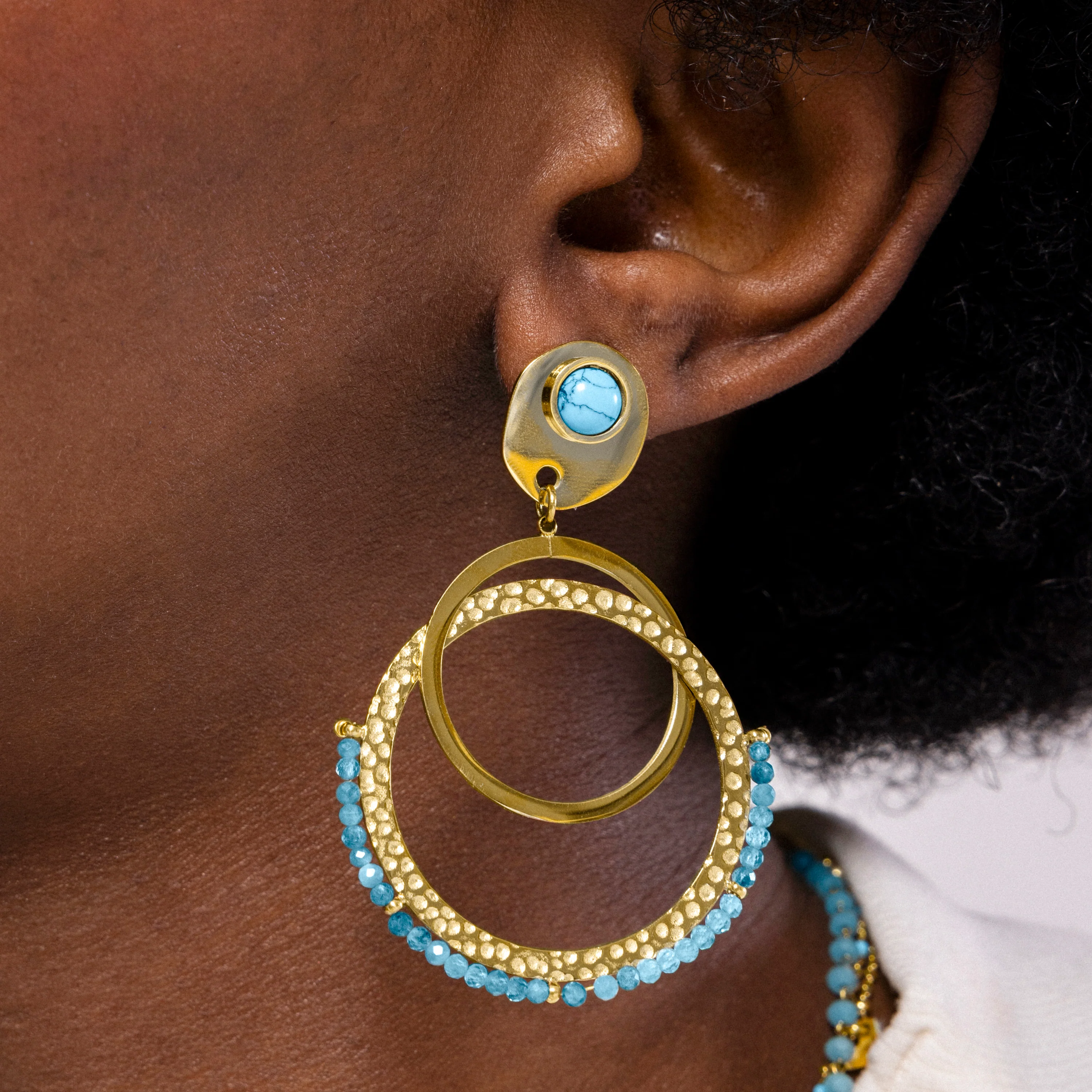 Pendientes de Turquesa acabados en oro amarillo 18K - Kharaj - Image 3