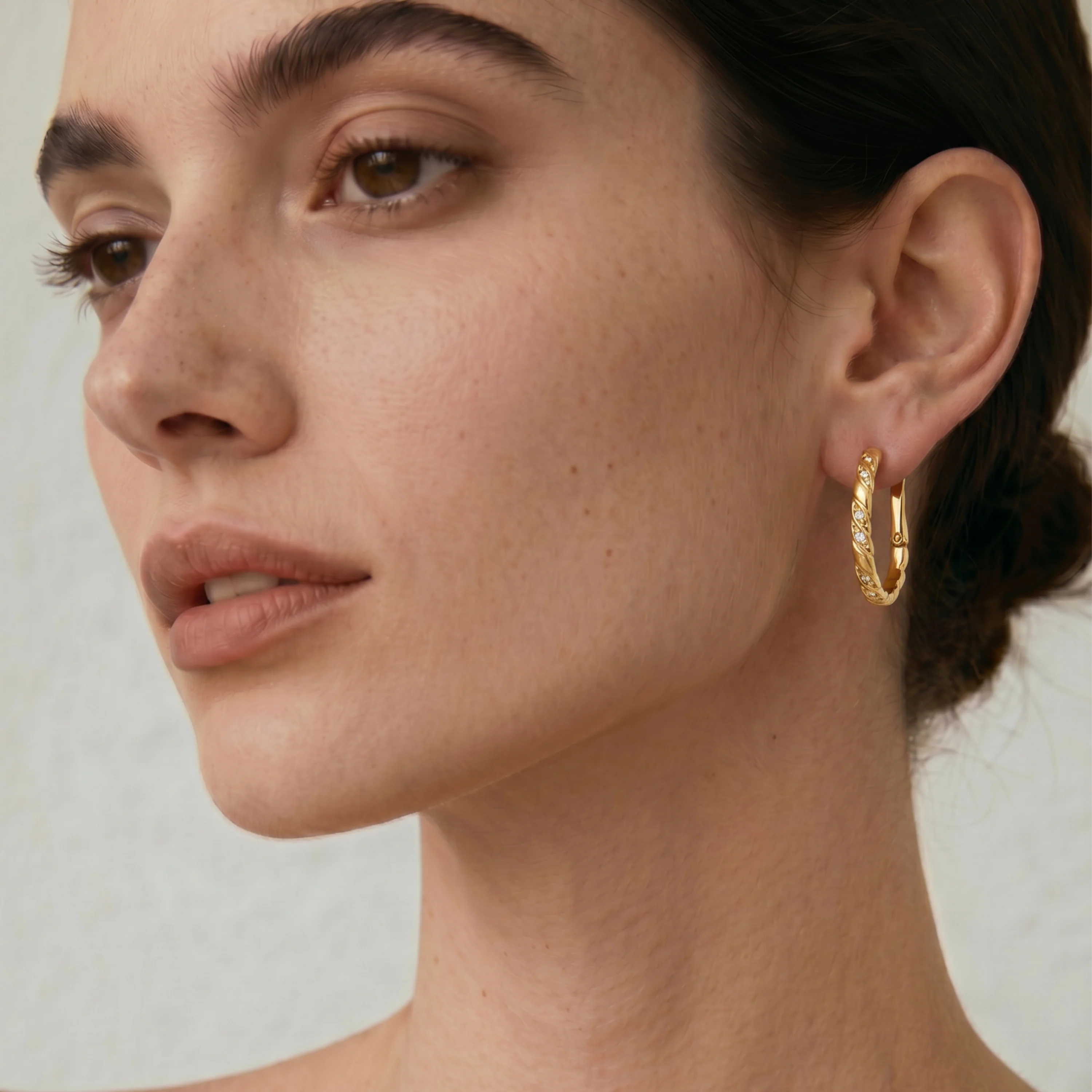 Pendientes Kruulnaz acabado oro amarillo 18k - Kruulnaz - Image 4