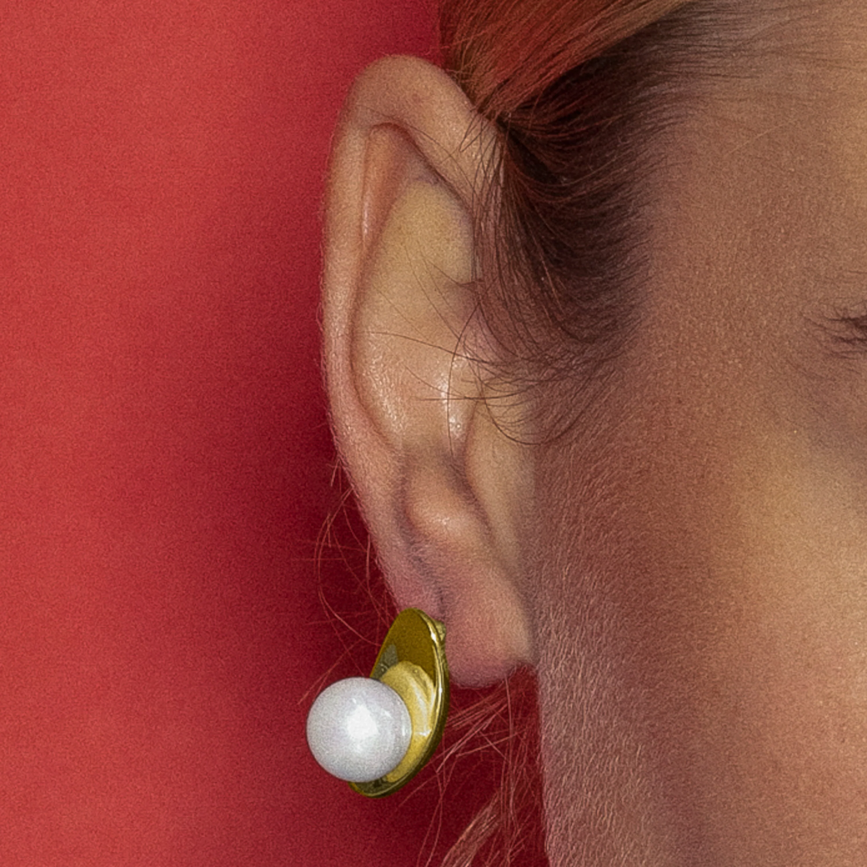 Pendientes con Perla Blanca acabado oro 18k - Lyhu - Image 4