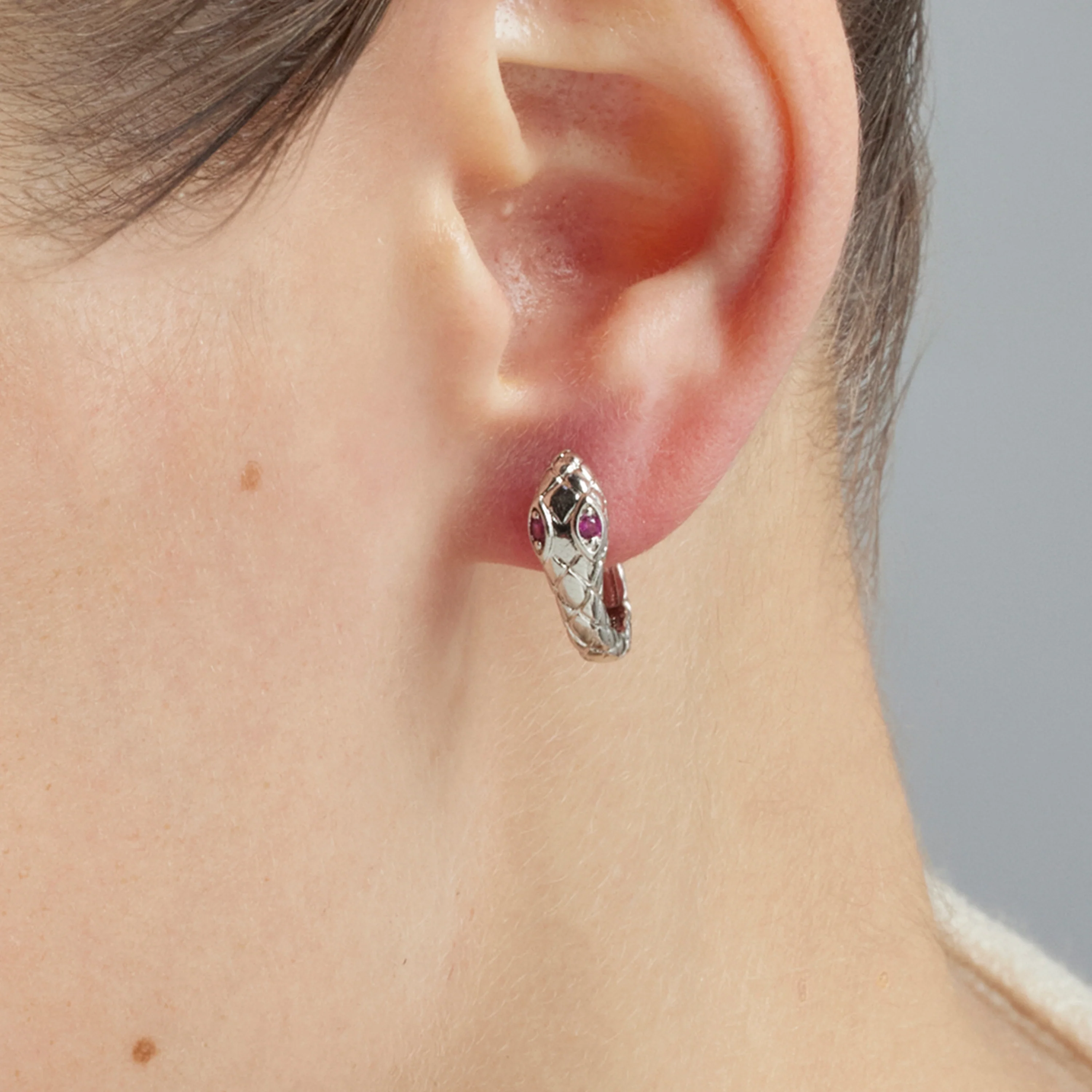 Pendientes de Circonita Rubí acabados en rodio - Madsi - Image 4