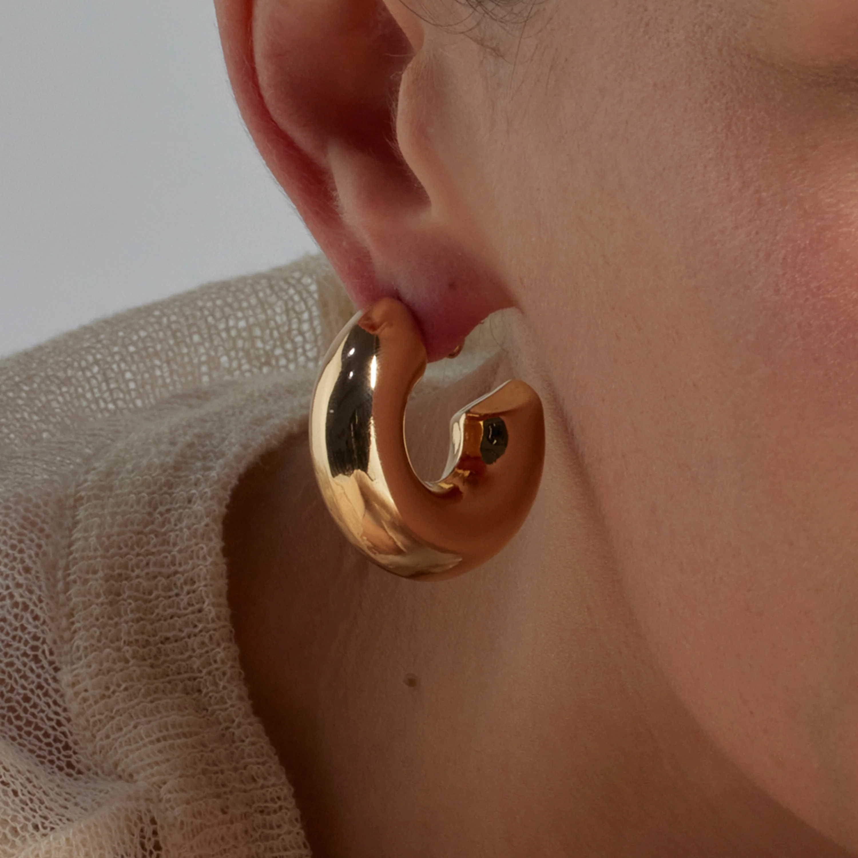 Pendientes de 30mm de diámetro acabado Oro Amarillo 18K - Meibe - Image 4