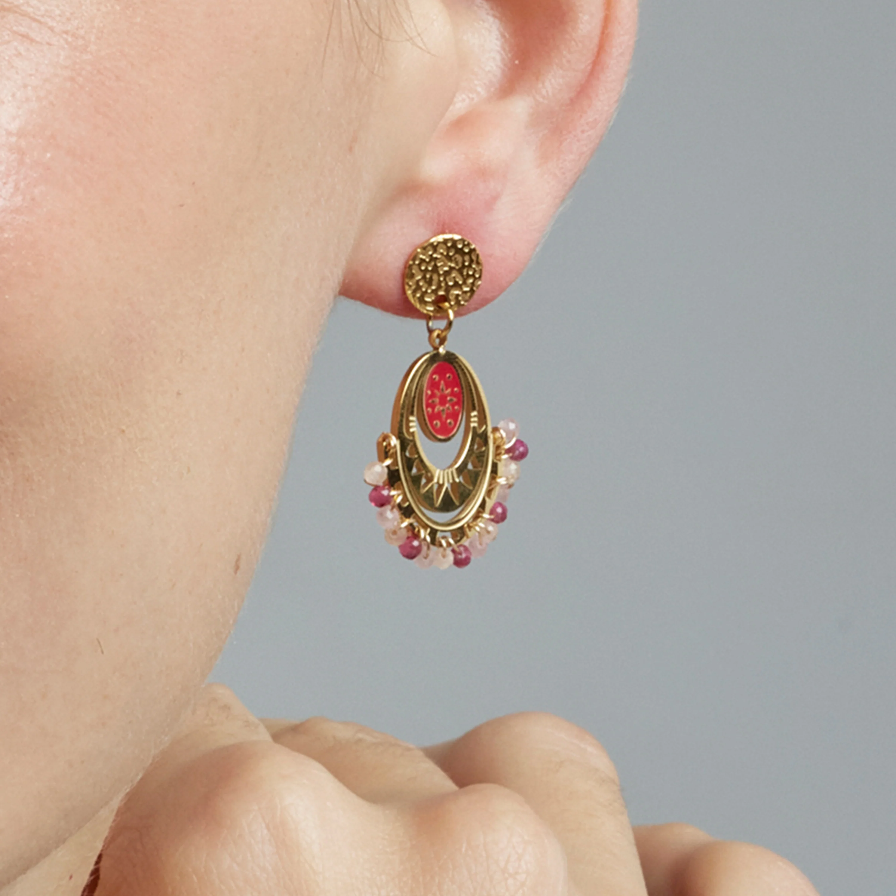 Pendientes con Cristal Rojo acabado oro 18k - Moku - Image 3