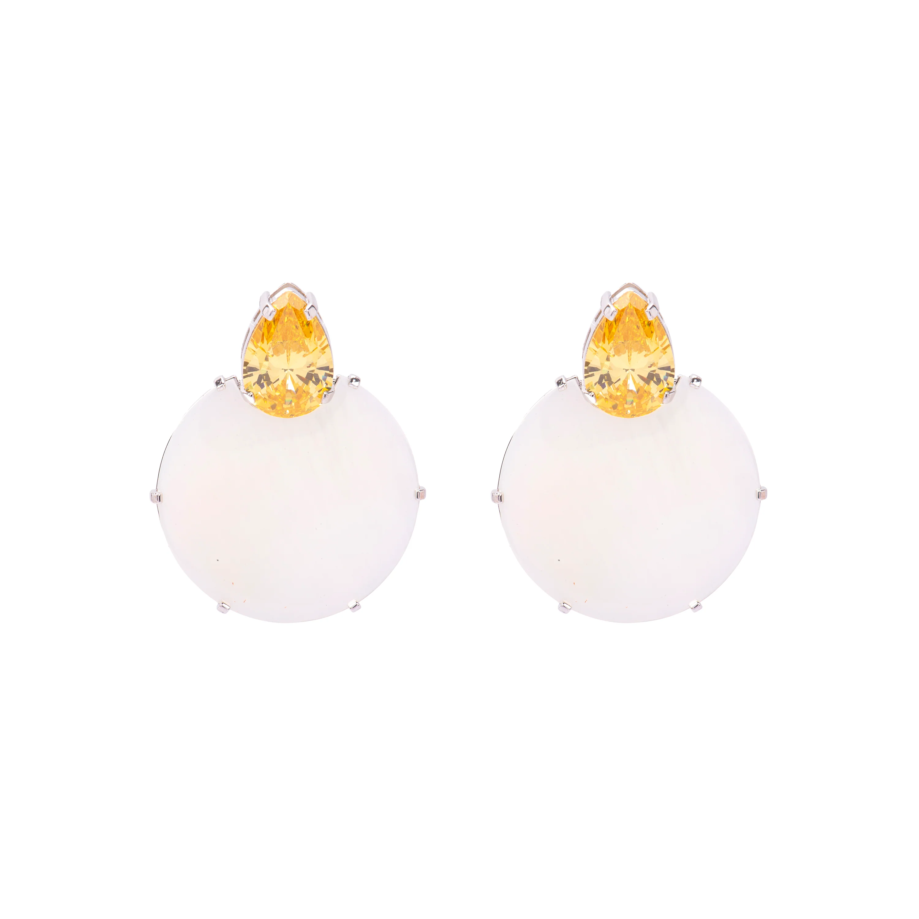 Pendientes de Plata de Ley 925 y Madreperla Blanca acabado oro amarillo de 18k - Mubi